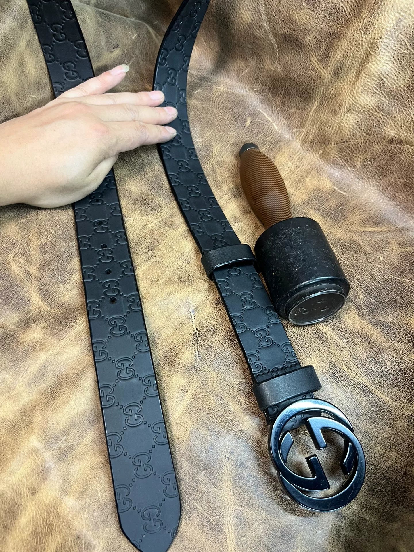 Men's business Gucci and Coach business belt customization. Purely…