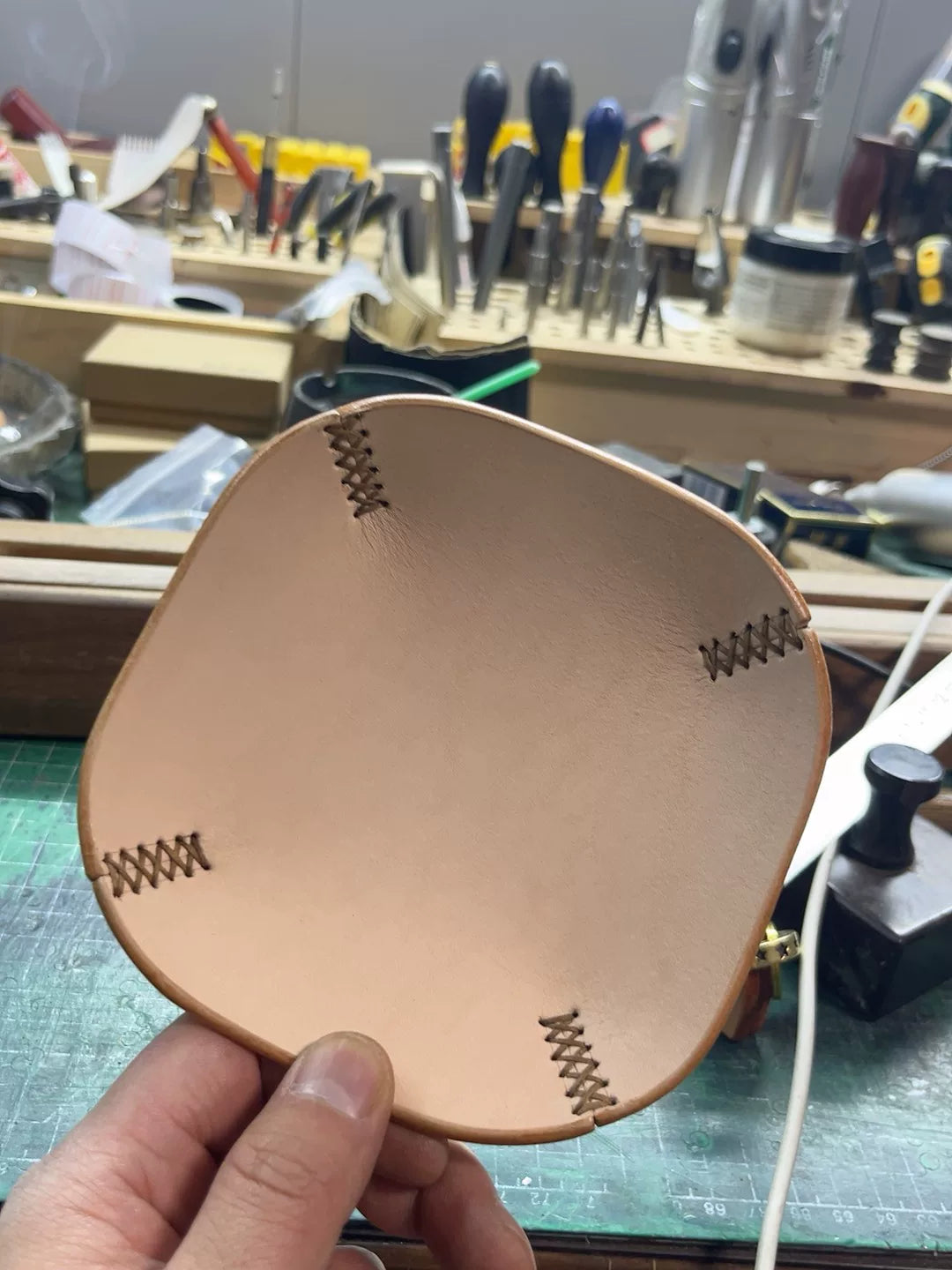 4-4.5 mm thick handmade leather goods made of imported Italian Tusc…