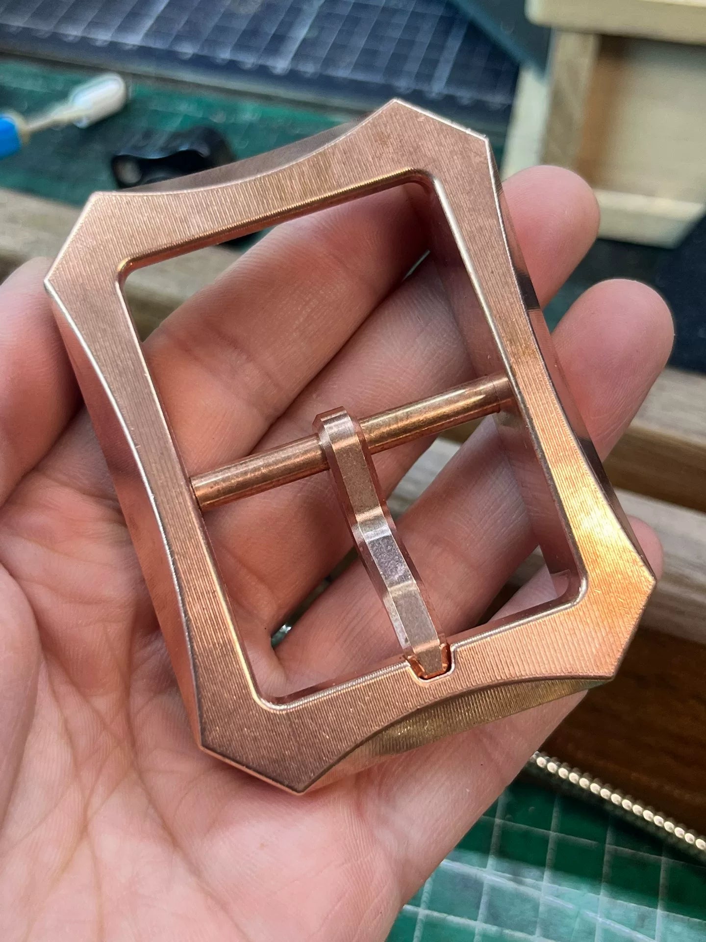Half a kilogram of red copper and pure copper octagonal belt buckle…