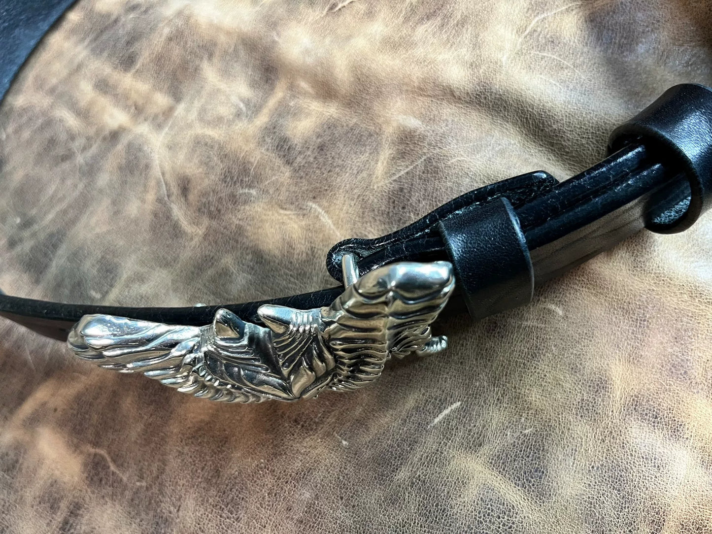 Customized belt in black bison leather. Customized length