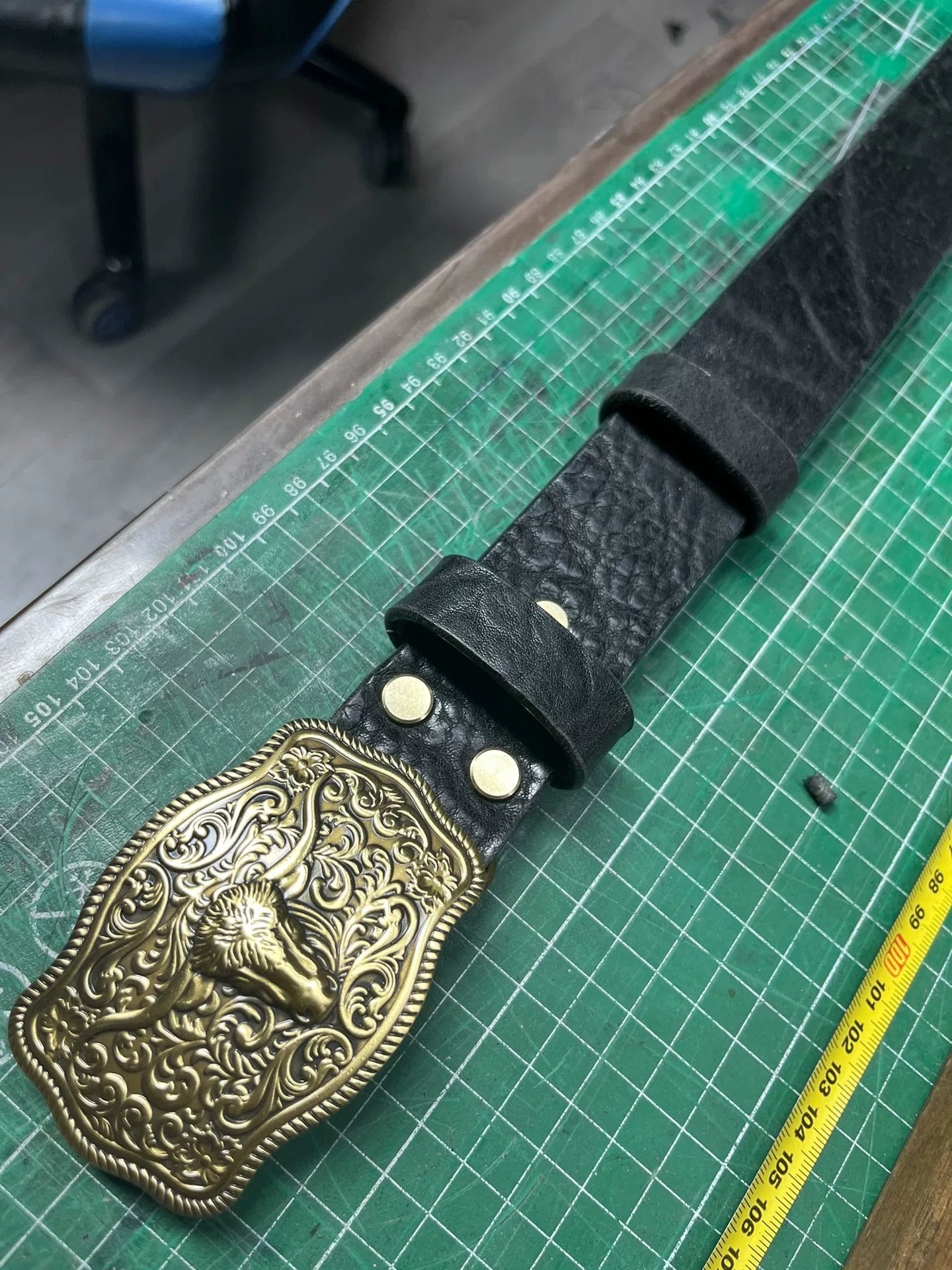 5.5mm thick black bison leather with solid brass buckle cow head be…