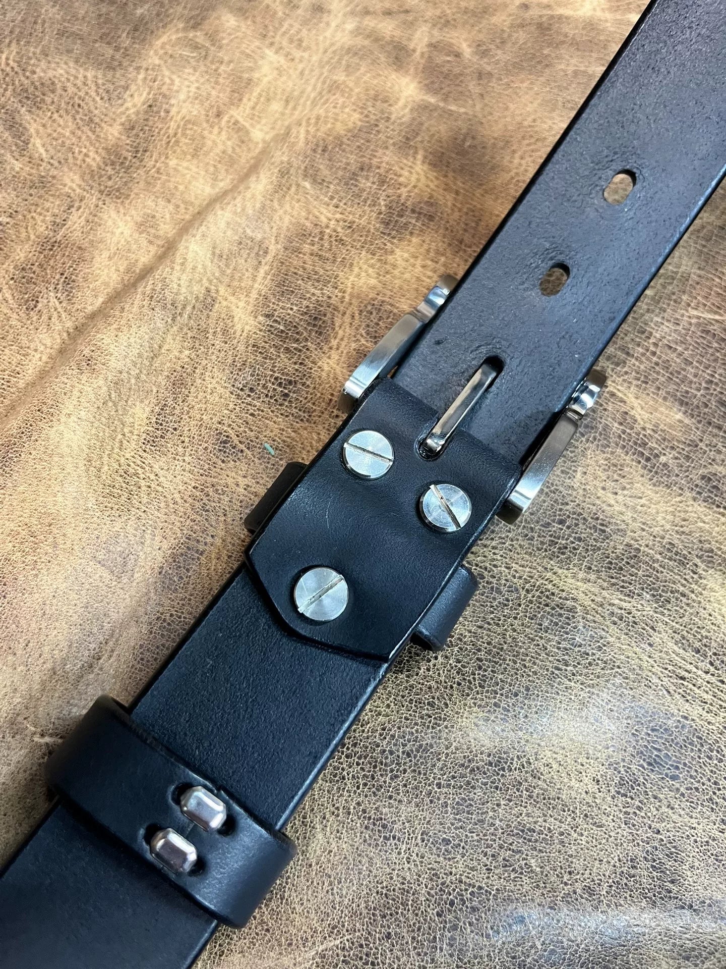 316L Line-Cut Belt Buckle with Italian Saddle Leather — 4.5mm