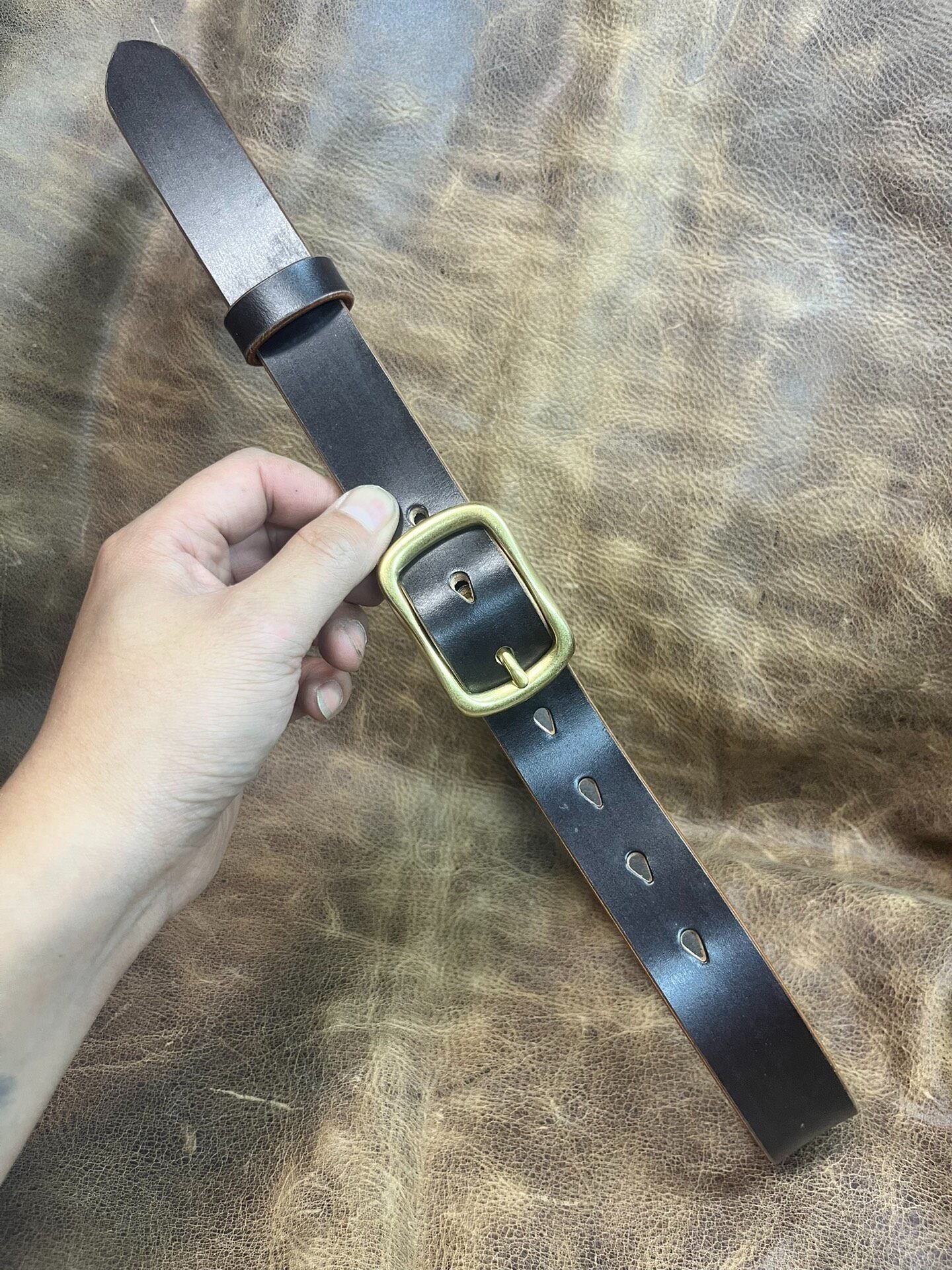 JE Bridle Leather Women's Belt – 1.18in Wide | Handmade Custom