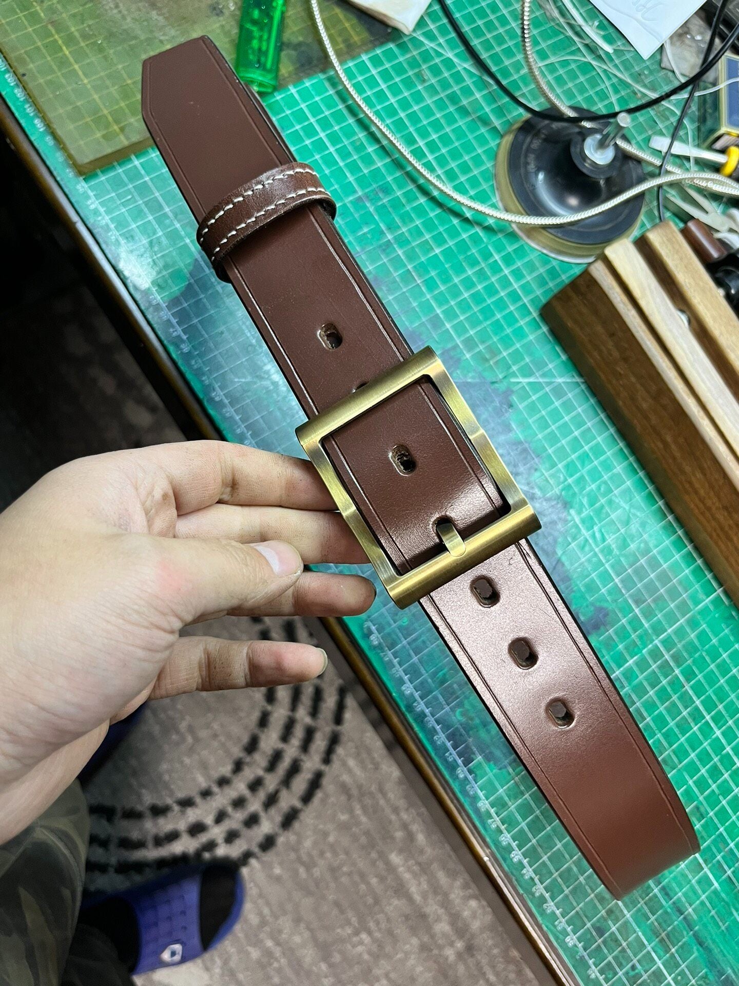 10-11oz Brown Thomas Bridle Leather Belt – Solid Wire-Cut Muchen Bat Buckle | 1.57in Wide | Handmade