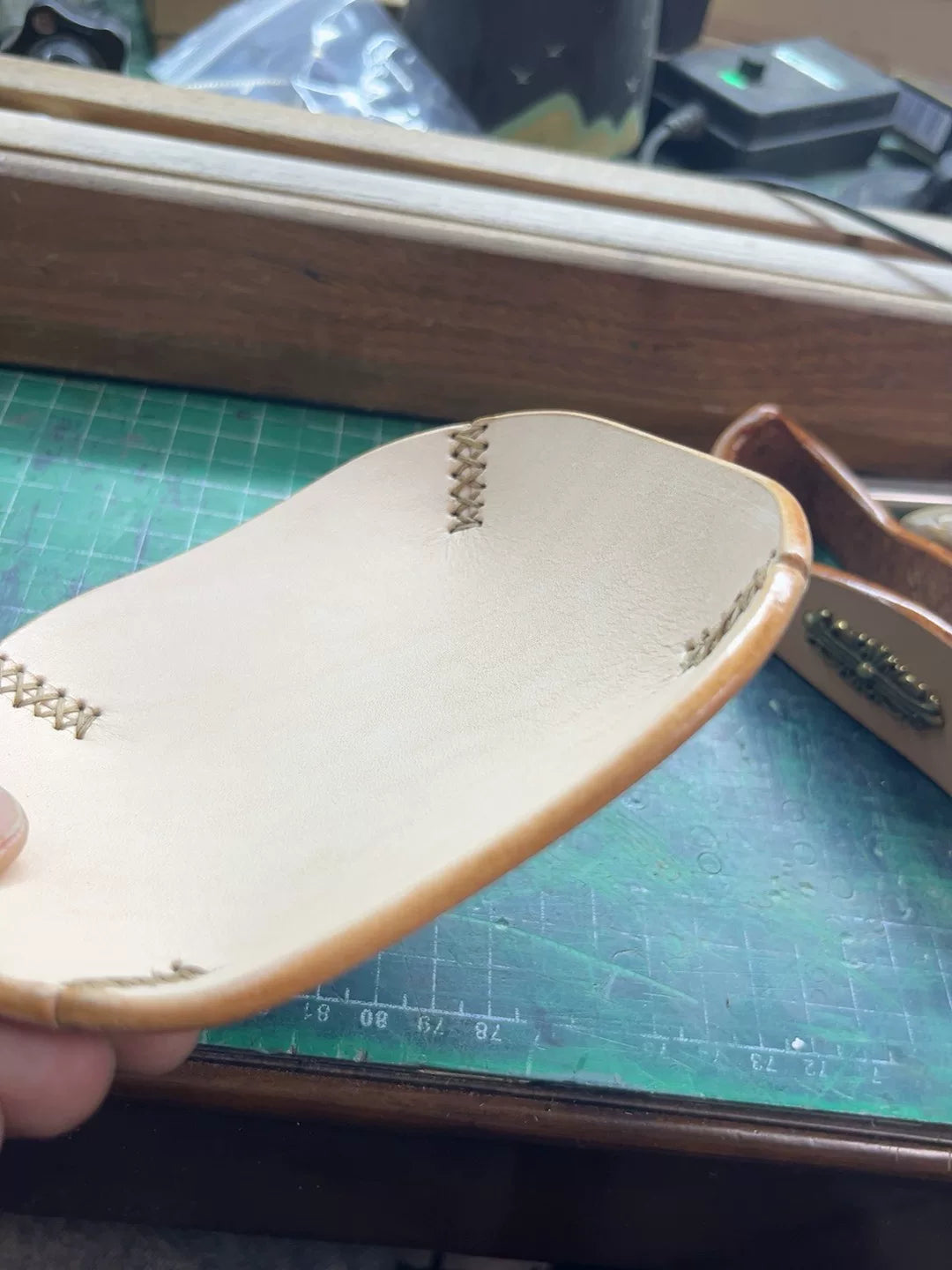 4-4.5 mm thick handmade leather goods made of imported Italian Tusc…