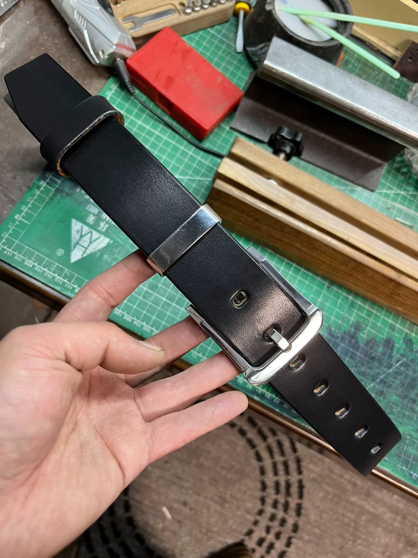 5.5mm thick Japanese Tochigi Shonan back leather belt with handmade…