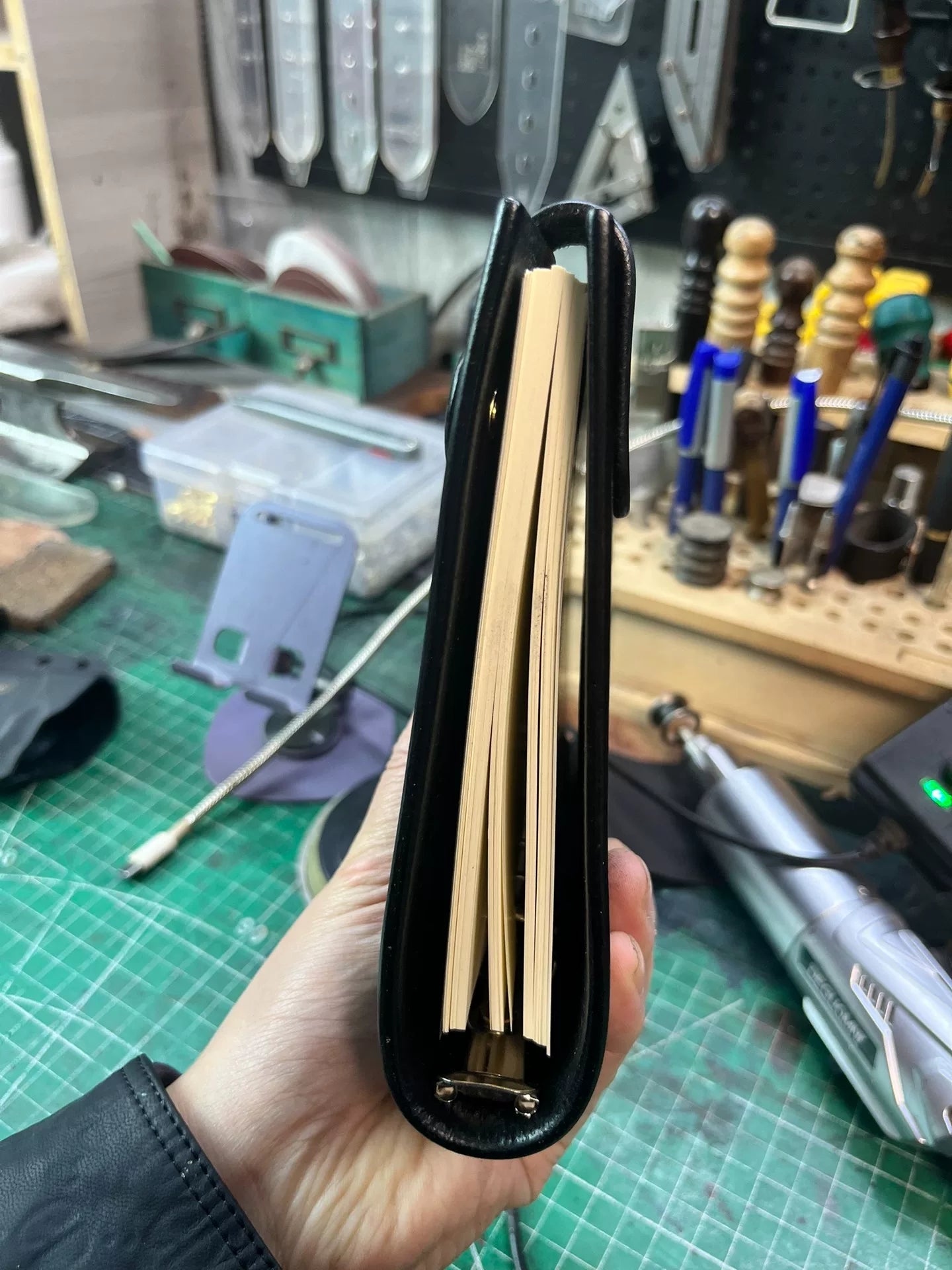 Horwen style oil wax leather A5 made of 4mm single layer thickness…