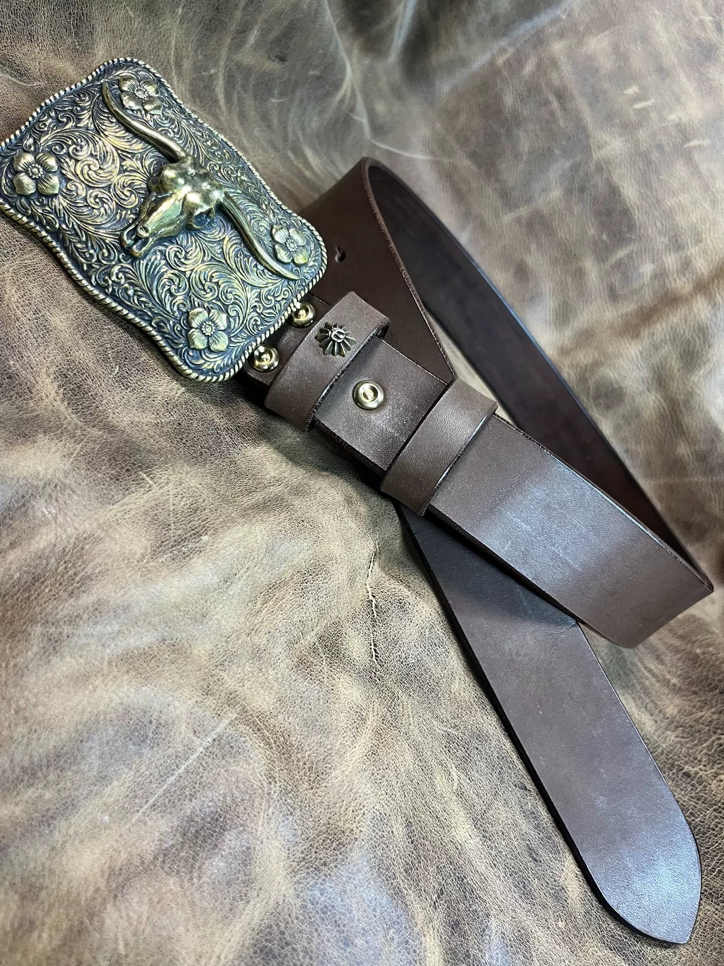 Handmade western medieval Ami khaki bull head belt