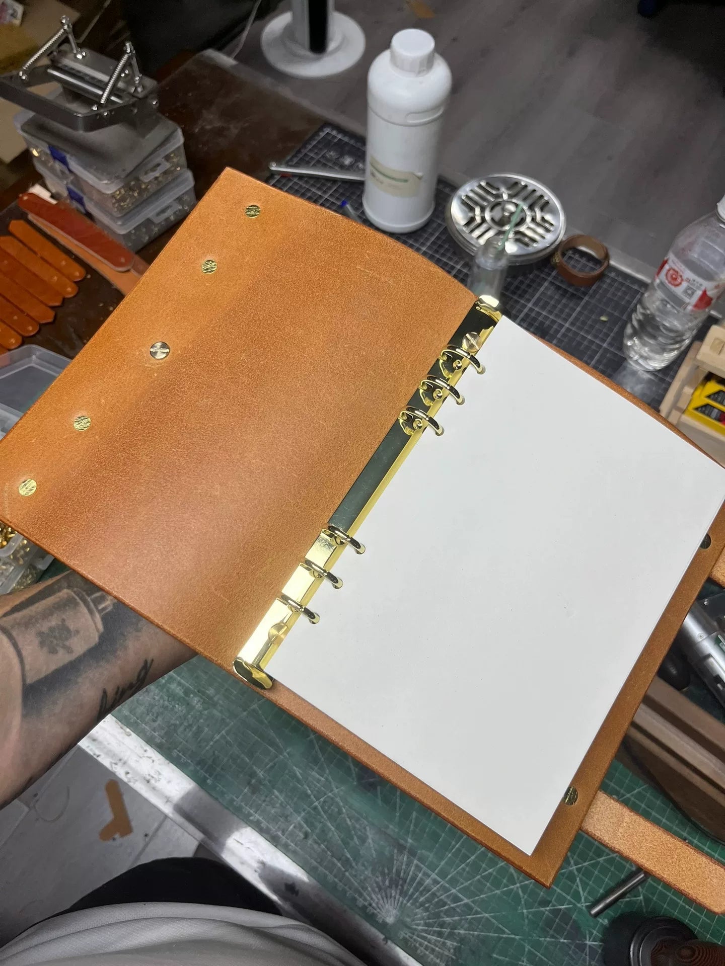 Horwen style oil wax leather A5 made of 4mm single layer thickness…