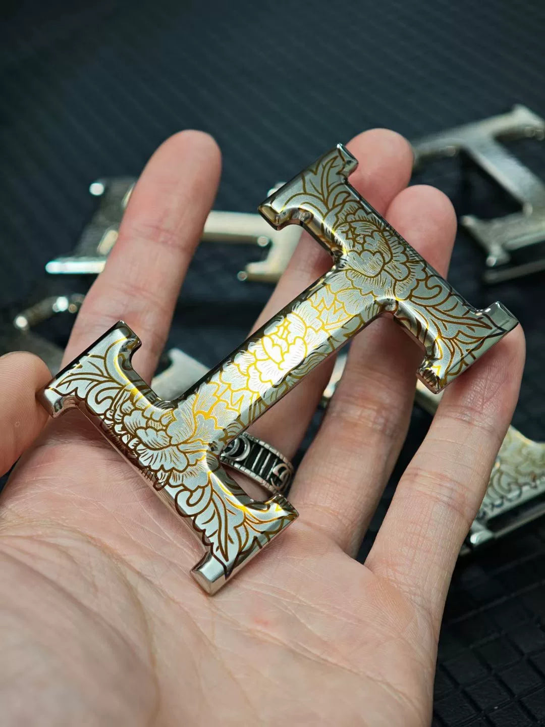 Welfare special offer: 99.9% pure titanium belt buckle H buckle
