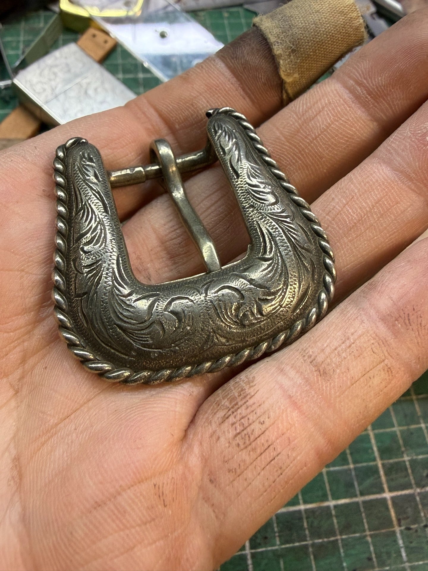 Purely hand-engraved American retro belt buckle