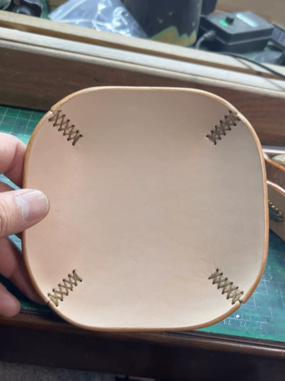 4-4.5 mm thick handmade leather goods made of imported Italian Tusc…