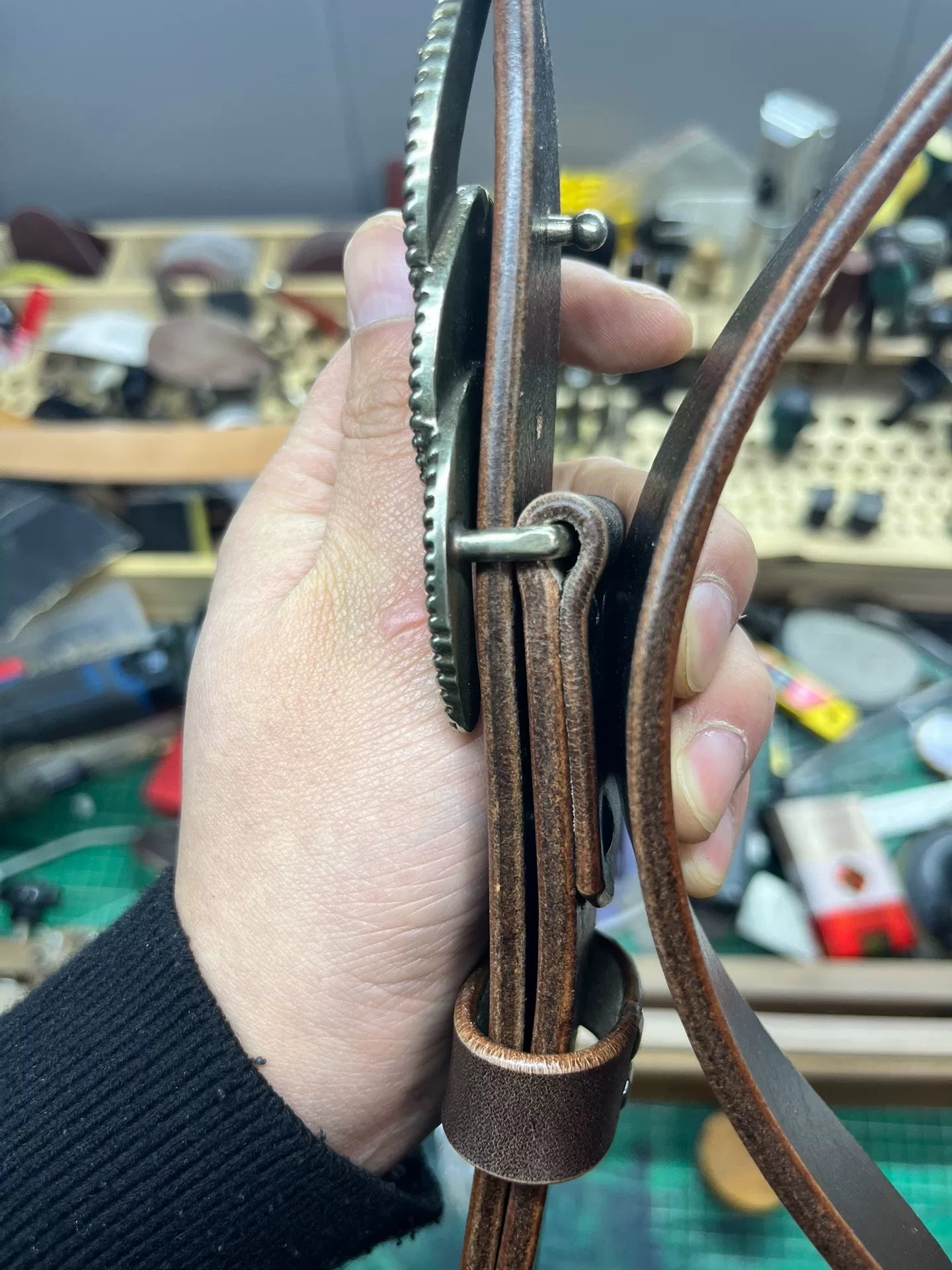 White copper three horseshoe buckle handmade belt