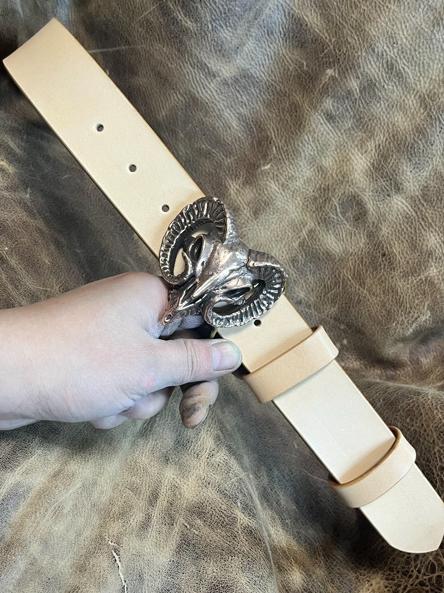 Meian's primary color cowhide is the first choice for raising cows.…