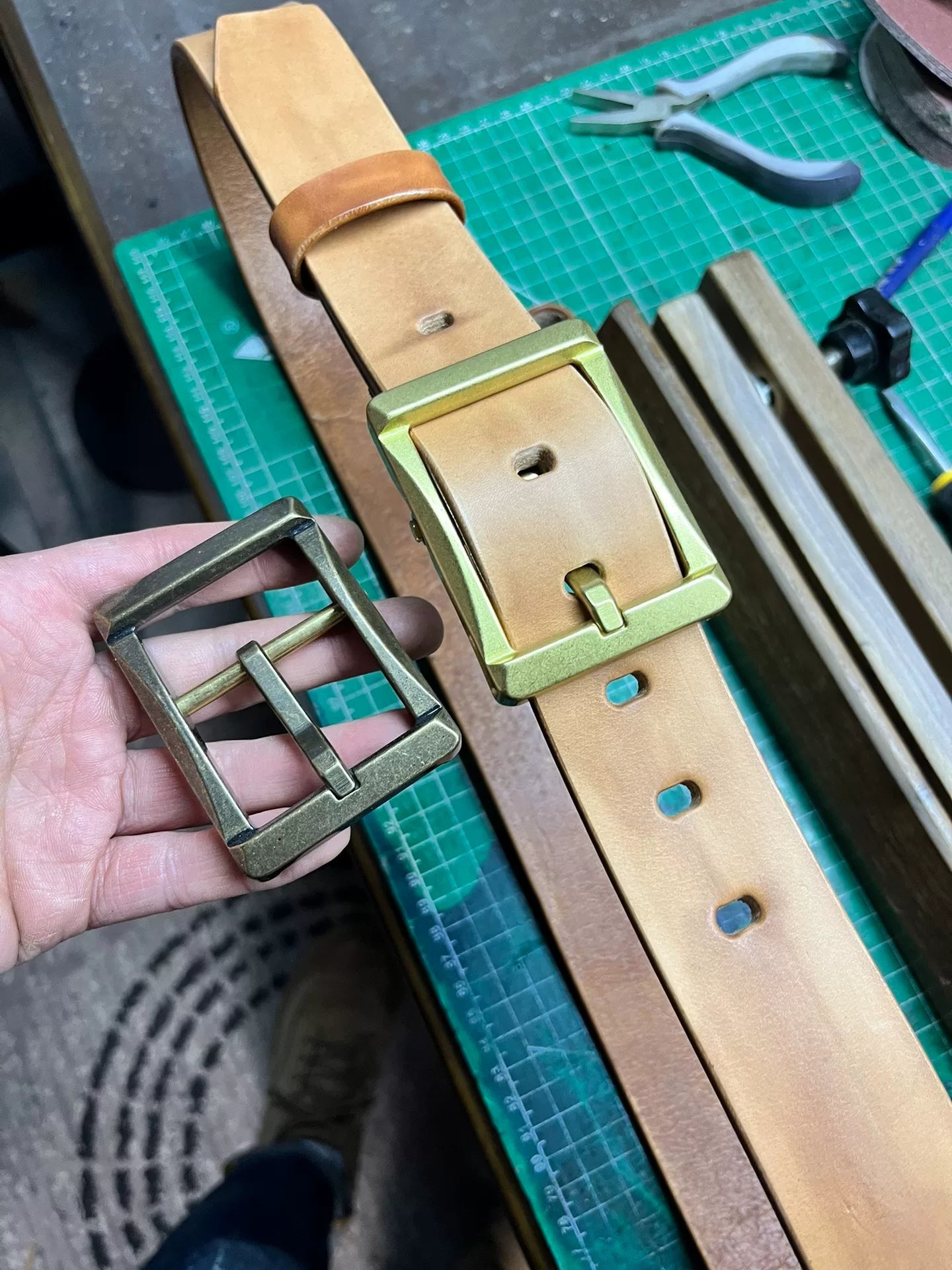 Meian's handmade belts are customized. Before delivery