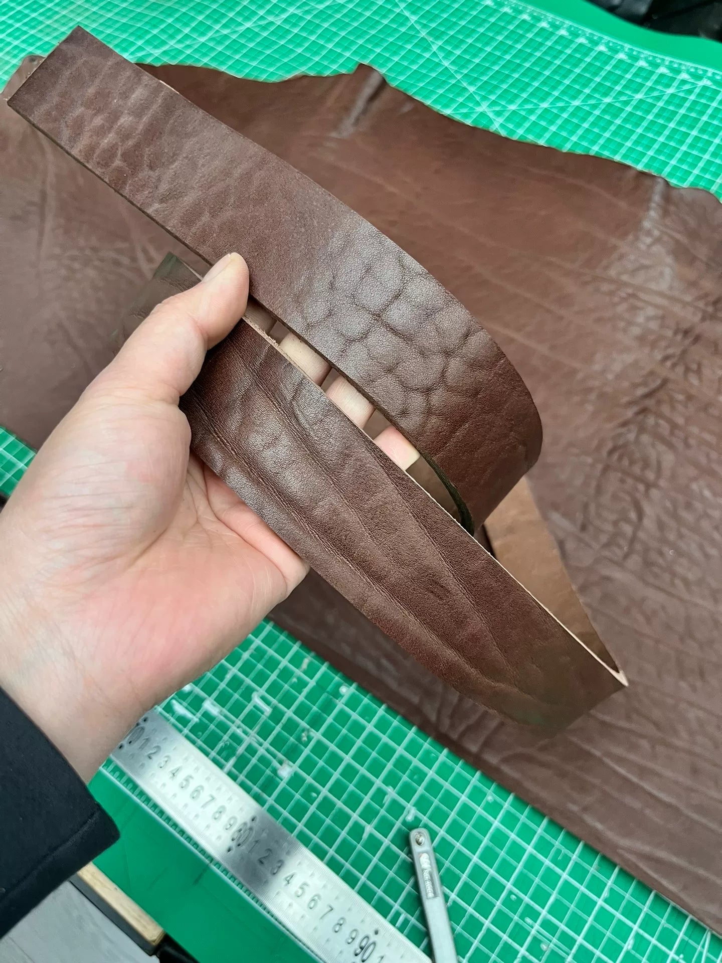 5mm Thick Buffalo Leather Belt Strap — Black/Brown