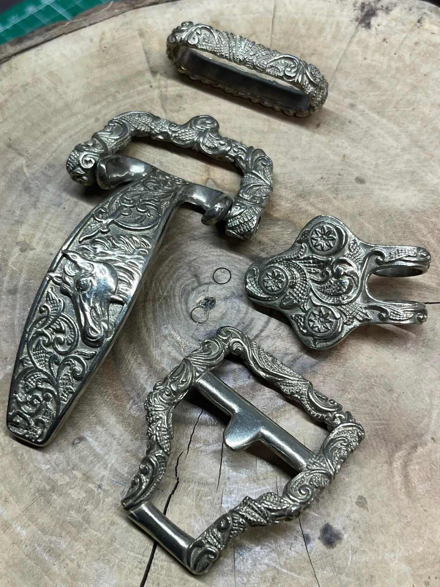 The cavalry buckled. Solid white copper. White copper belt buckle c…