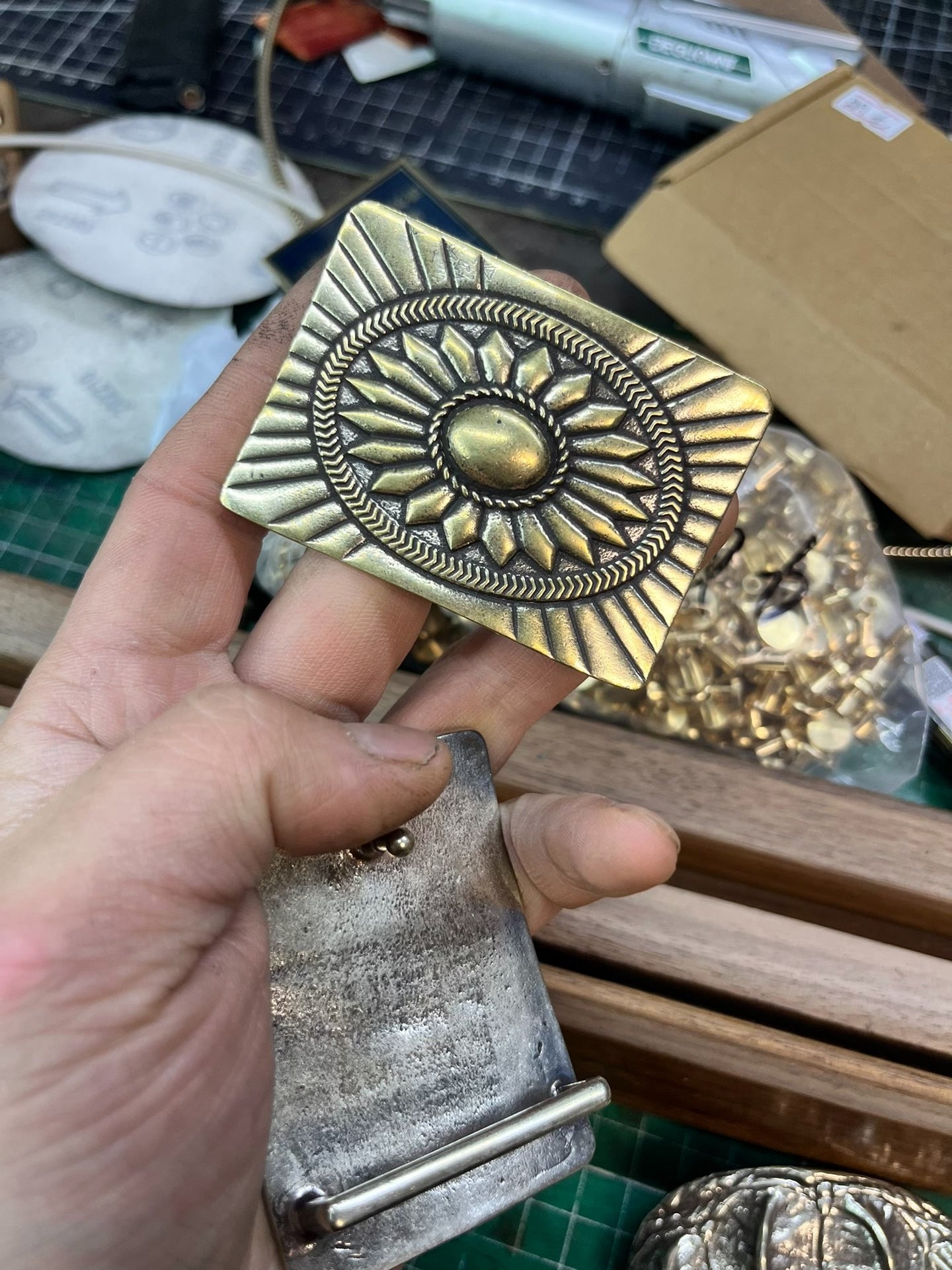A super domineering Indiana Navajo white copper belt buckle