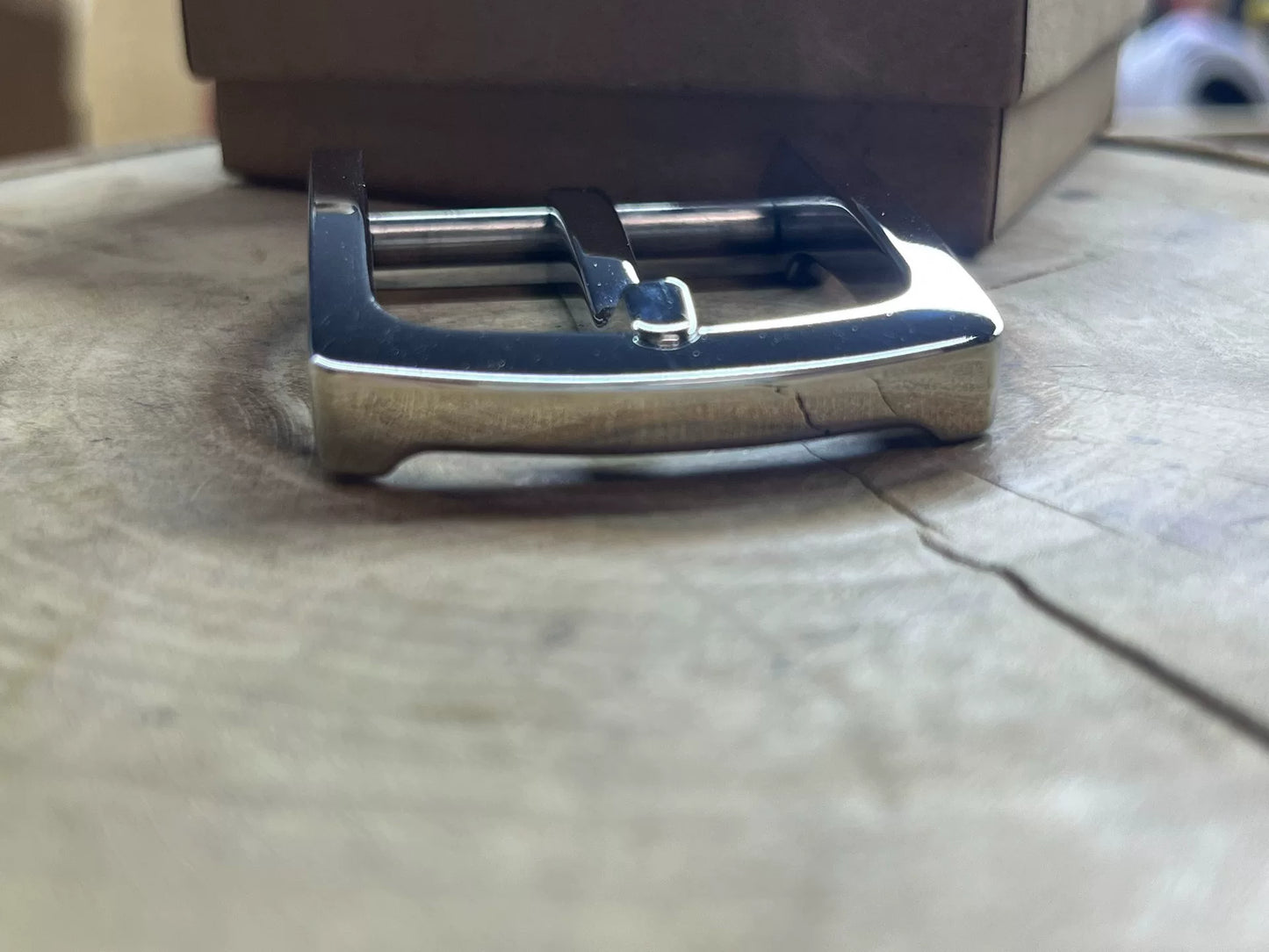 Genuine gadfly buckle