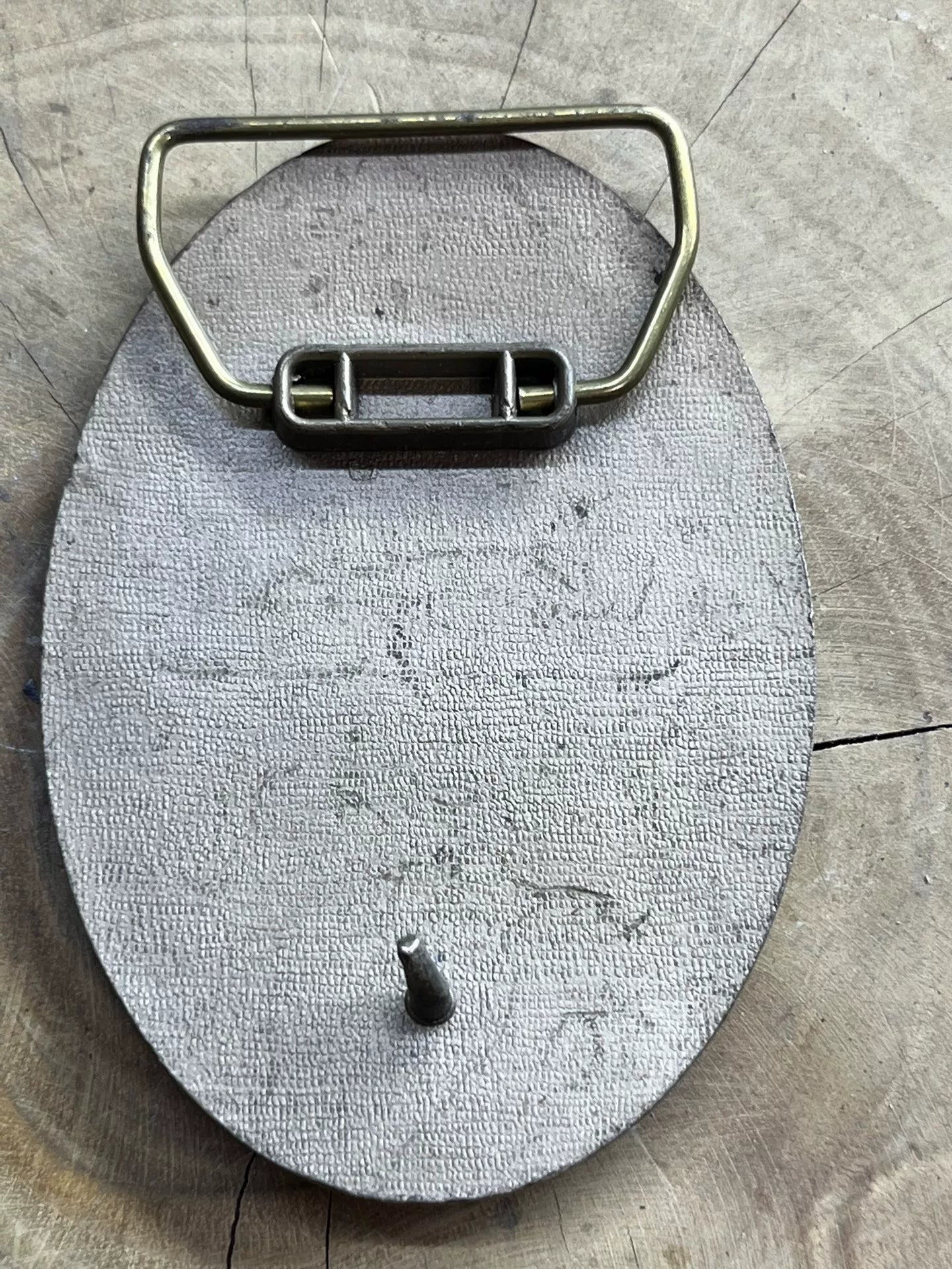 The United States returns old belt buckles