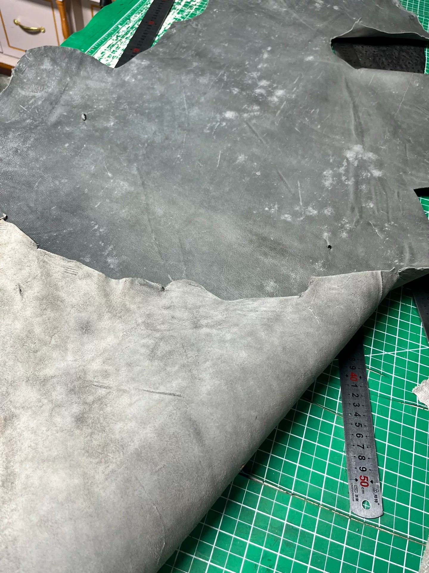 Camel skin, original color, total length 210 cm, width indescribable