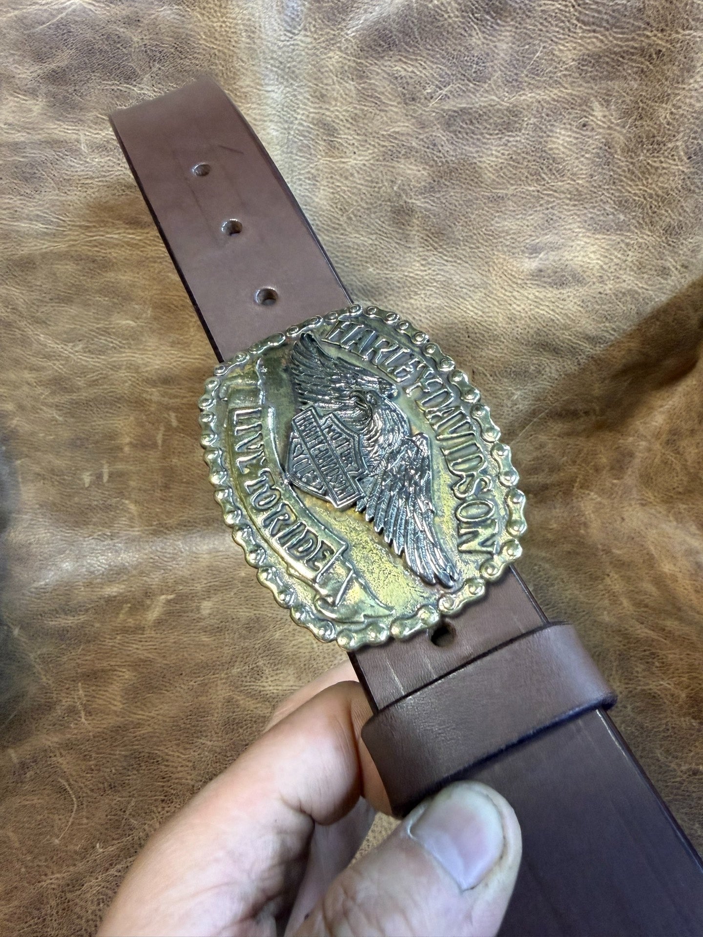 5.5 thick beautiful saddle with Harley buckle
