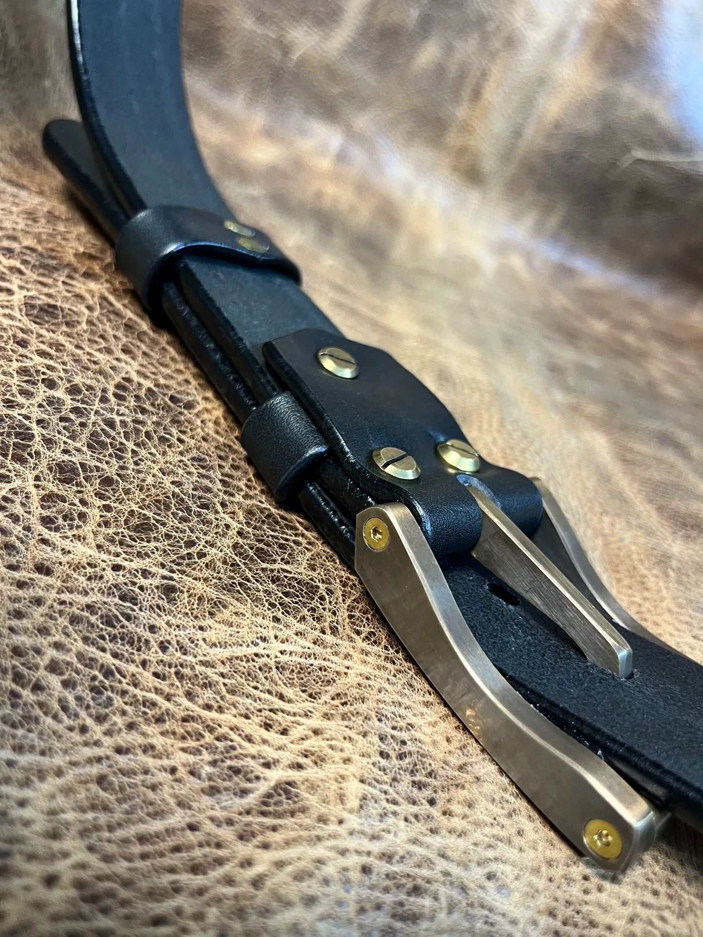 Tiger handmade black bison leather belt with brass wire cut buckle