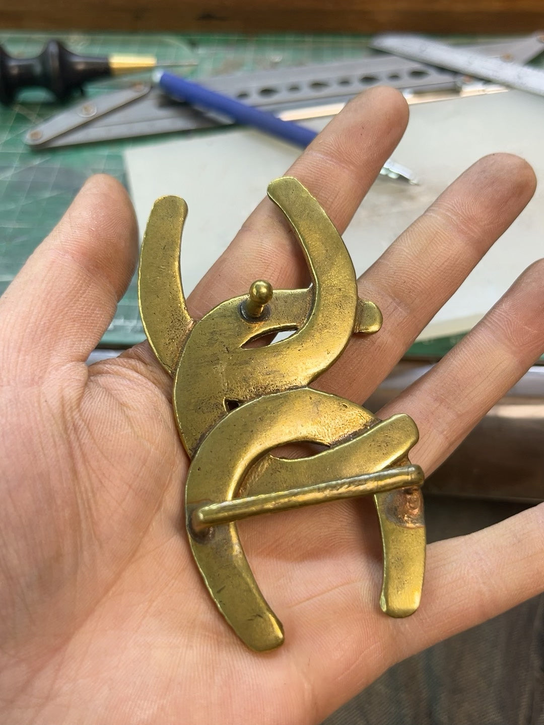 RRL Vintage Three-Horseshoe Belt Buckle — Brass