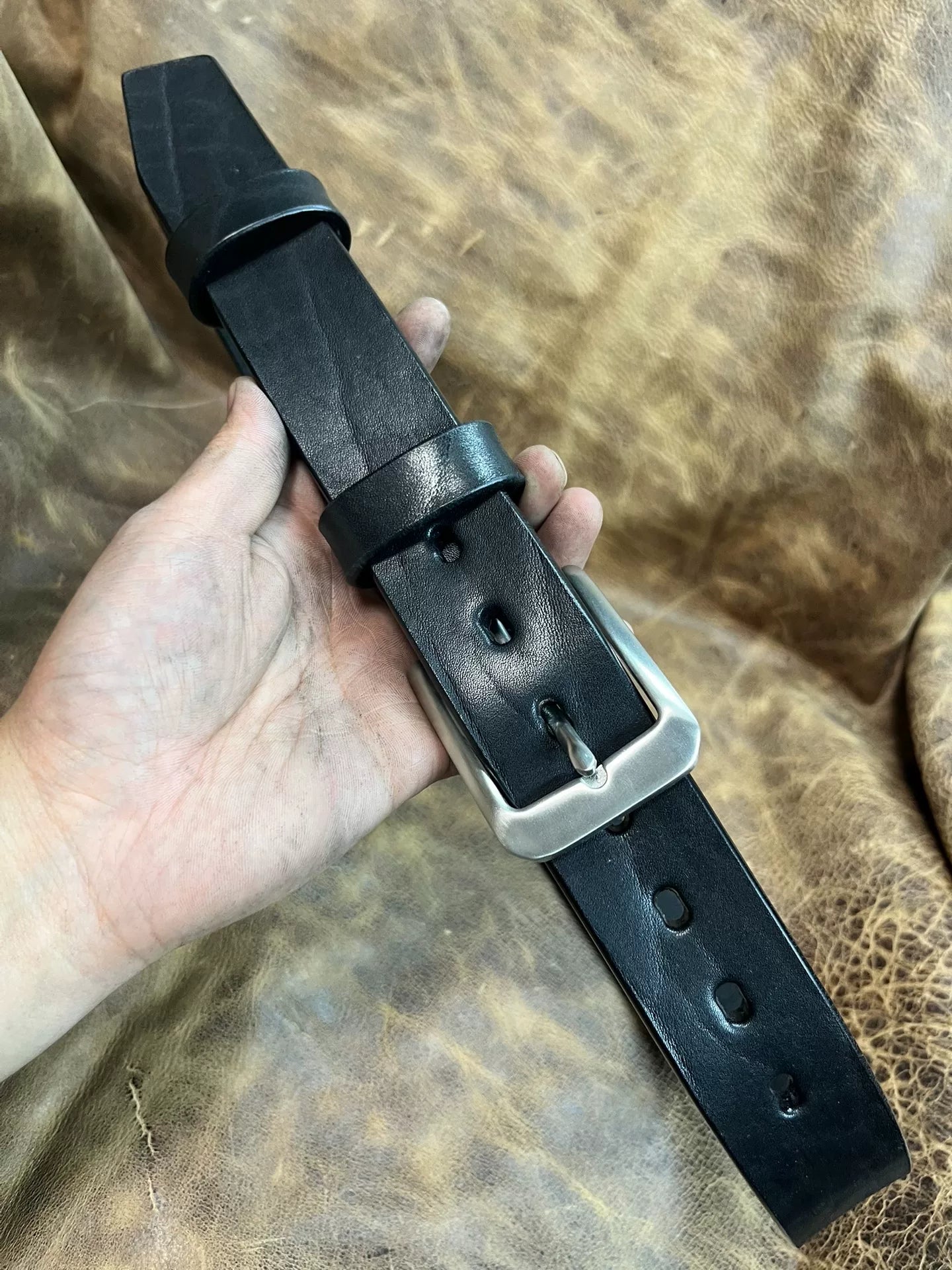 5.5–6mm thick North American black dyed bison leather first layer c…