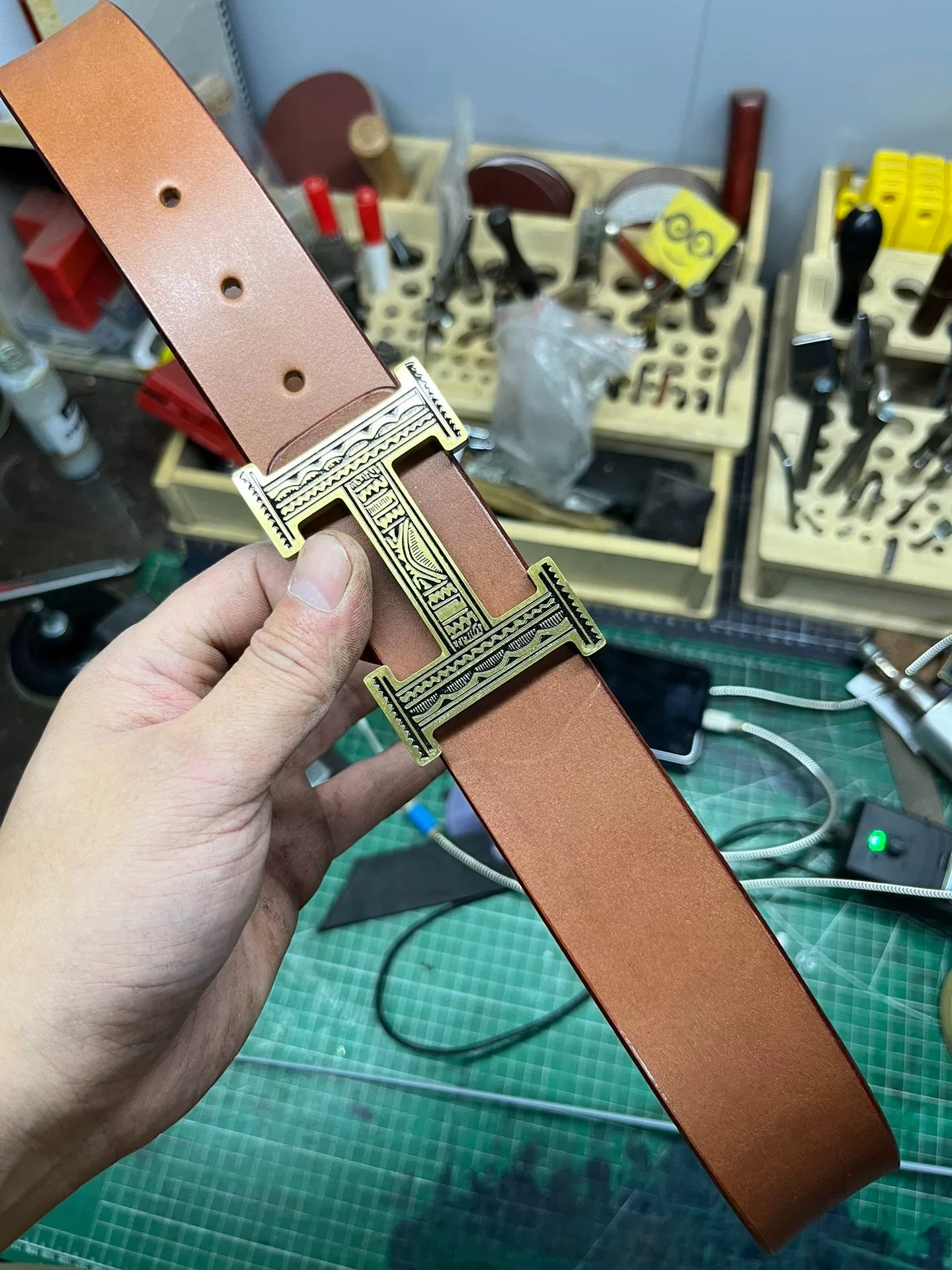 Handmade belt made of Italian Tuscan vegetable-tanned first-grain c…