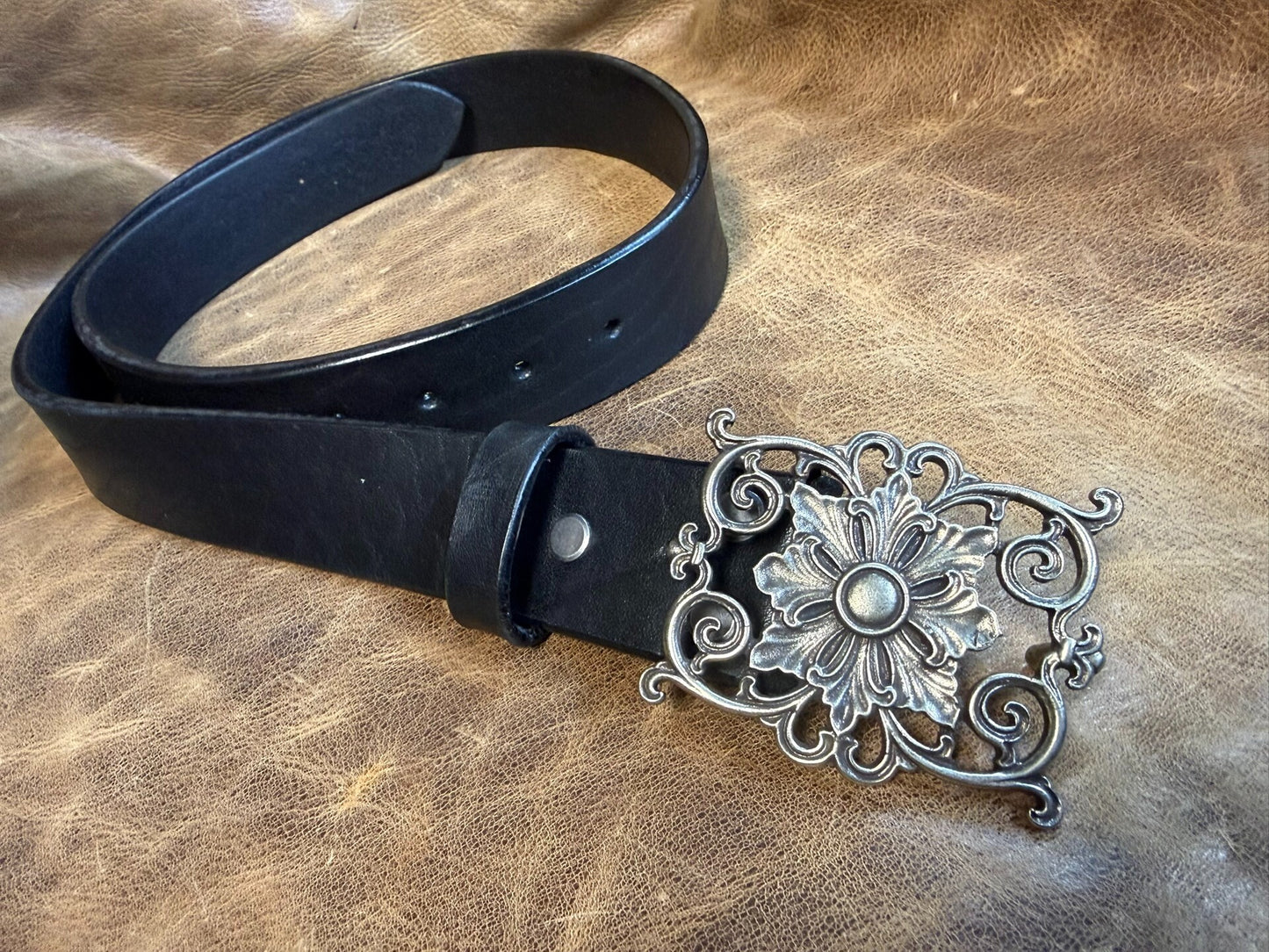 5mm thick North American black through-dyed bison leather first lay…