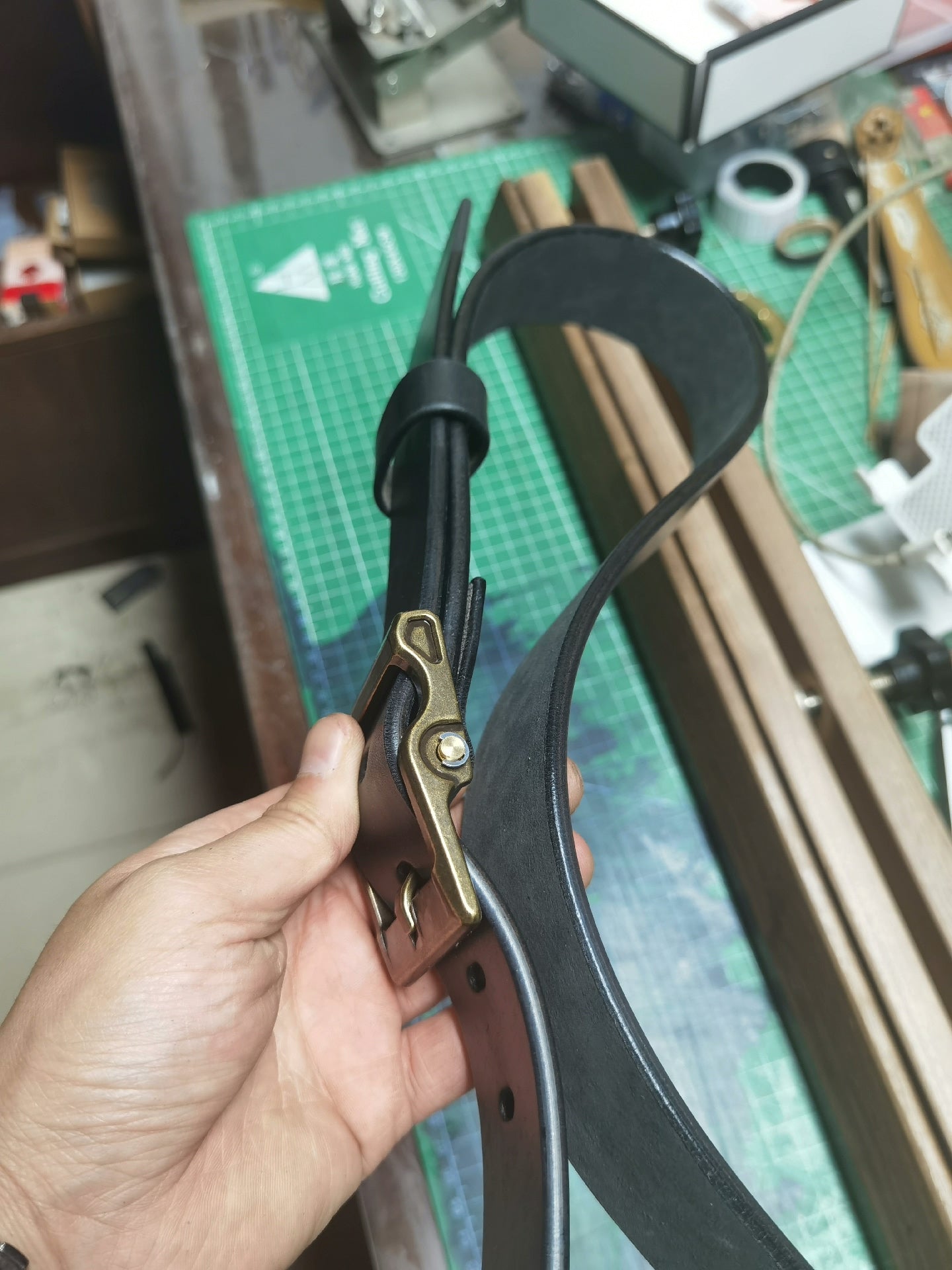 5.5mm imported American saddle. Black, business casual belt