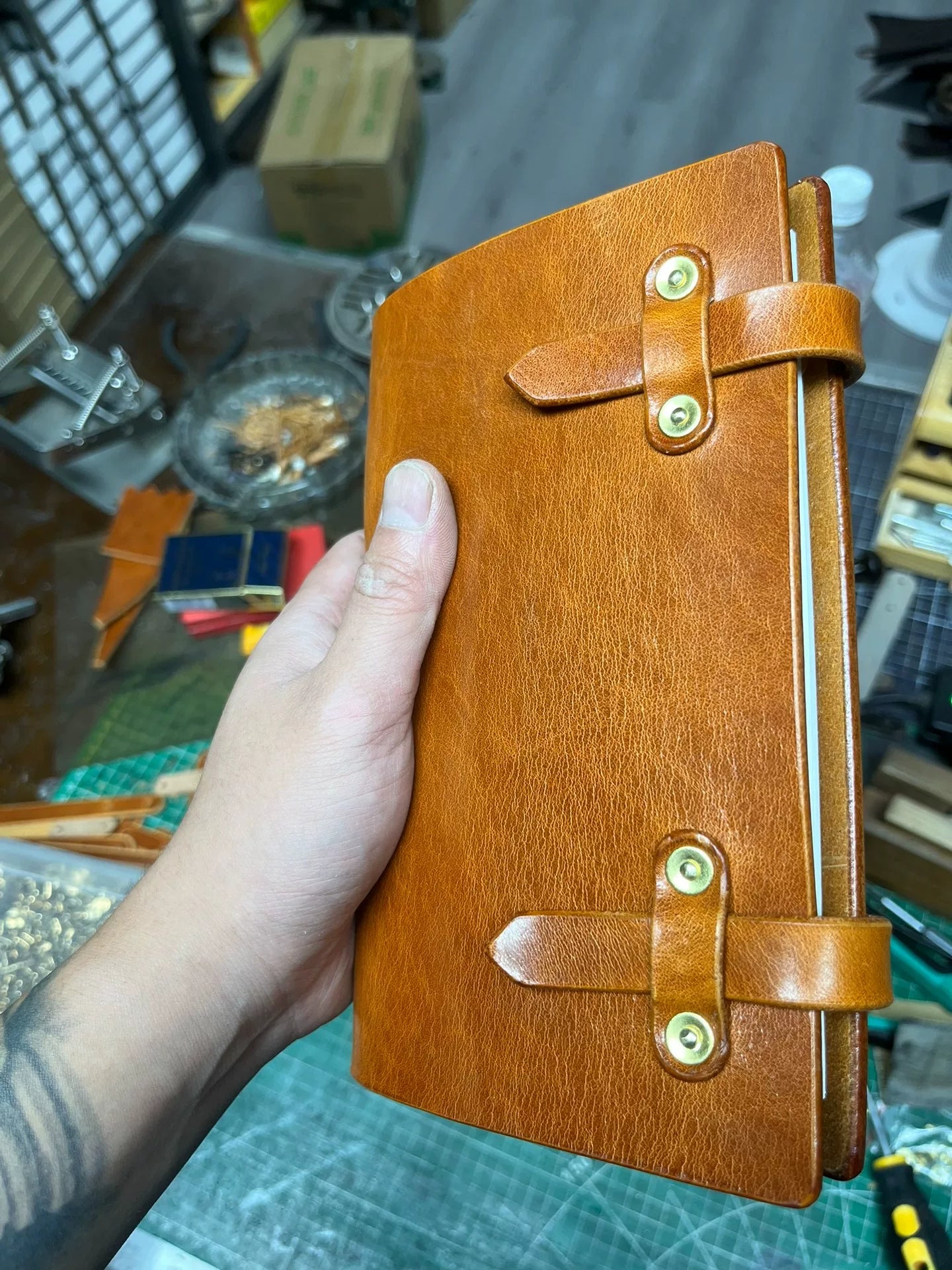 Horwen style oil wax leather A6 made of 4mm single layer thickness…