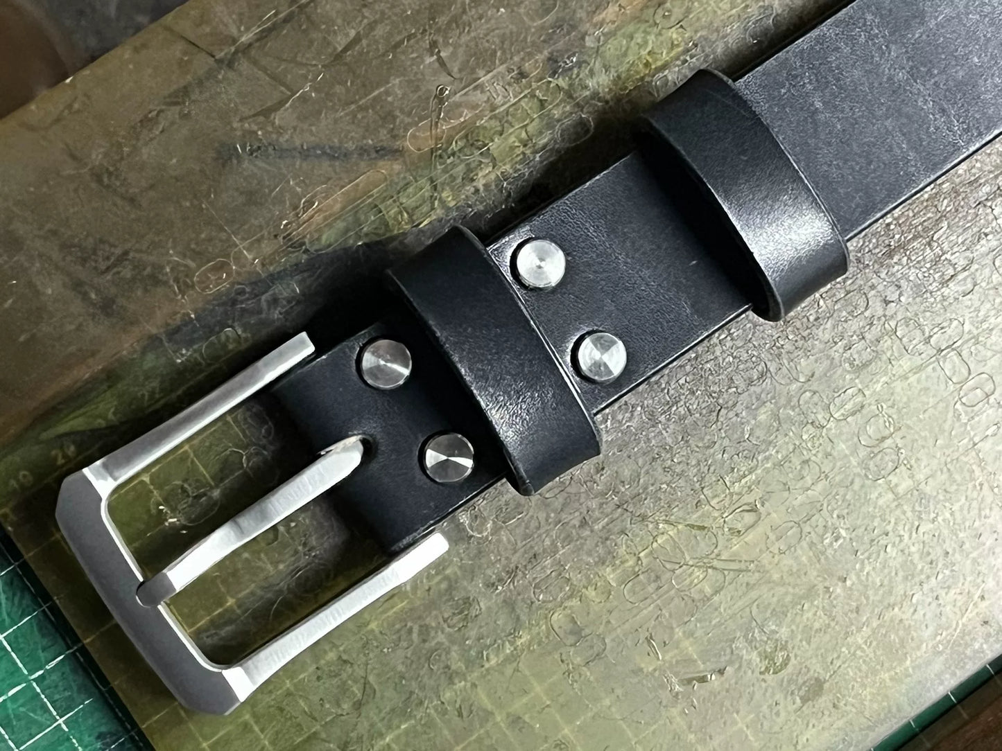 5.5mm thick Japanese Tochigi Shonan back leather belt with handmade…