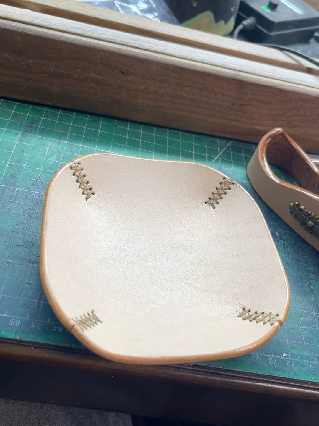4-4.5 mm thick handmade leather goods made of imported Italian Tusc…