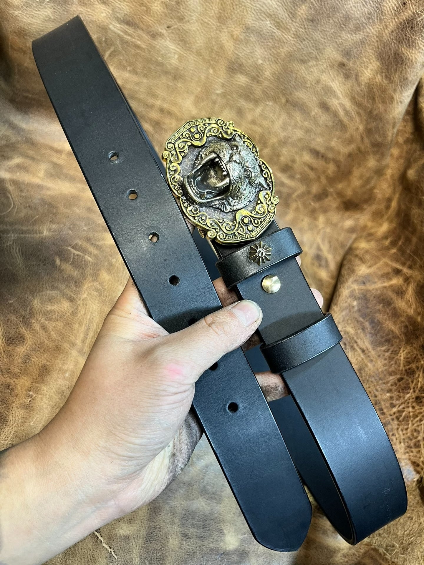 The three-dimensional tiger head smooth buckle is matched with an I…