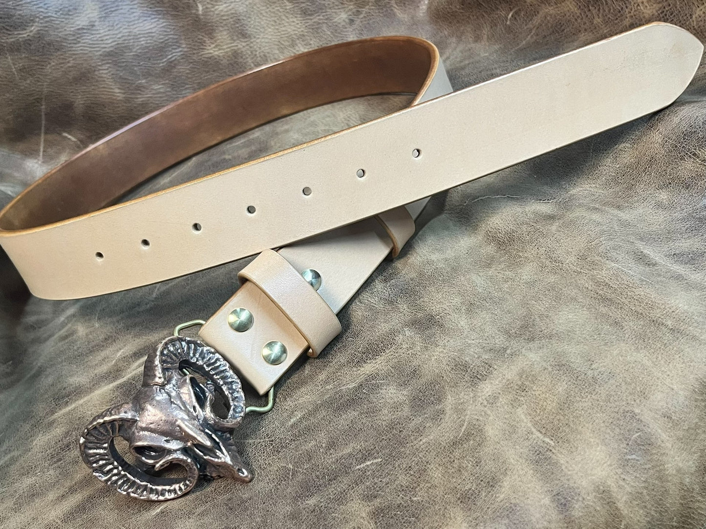 Meian's primary color cowhide is the first choice for raising cows.…