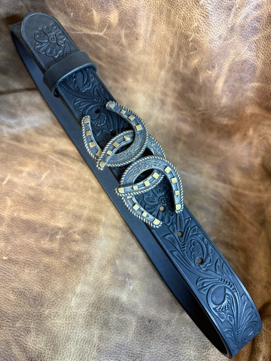 American saddle vegetable tanning with gold-plated horseshoe belt