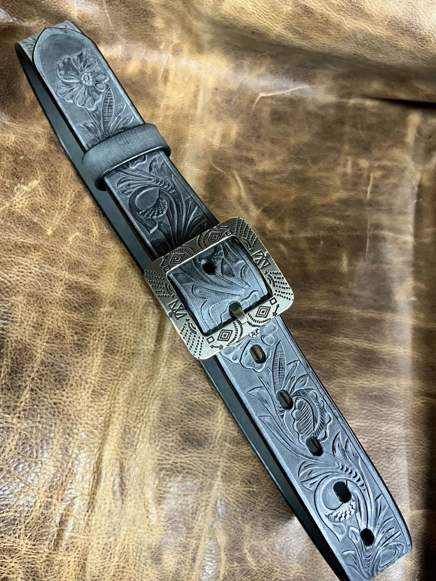 Customized Italian horse-rein carved handmade belt