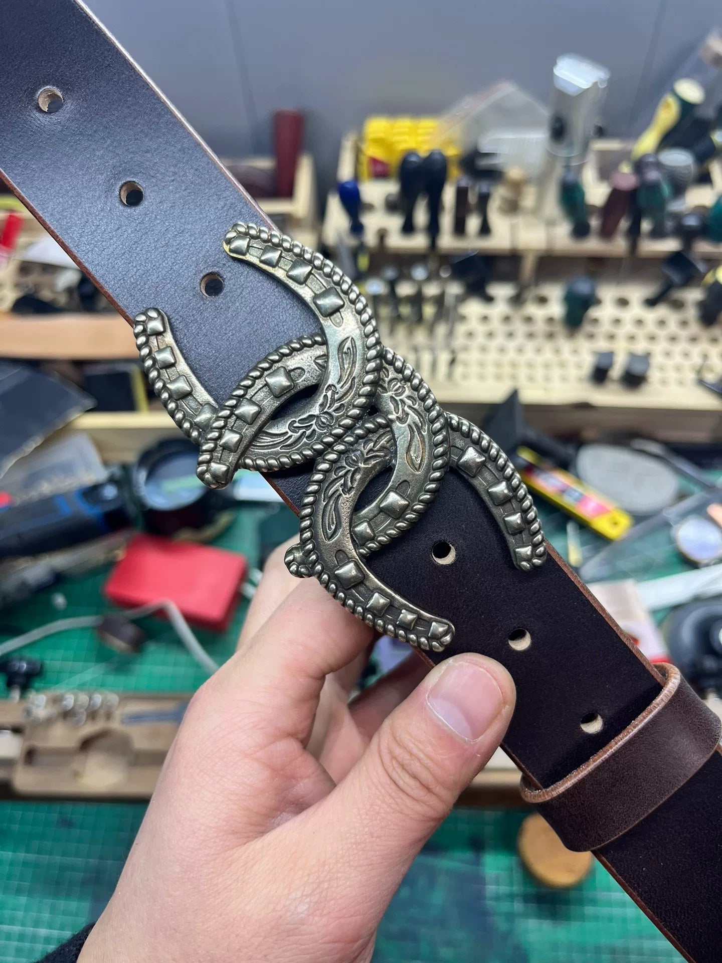 White copper three horseshoe buckle handmade belt