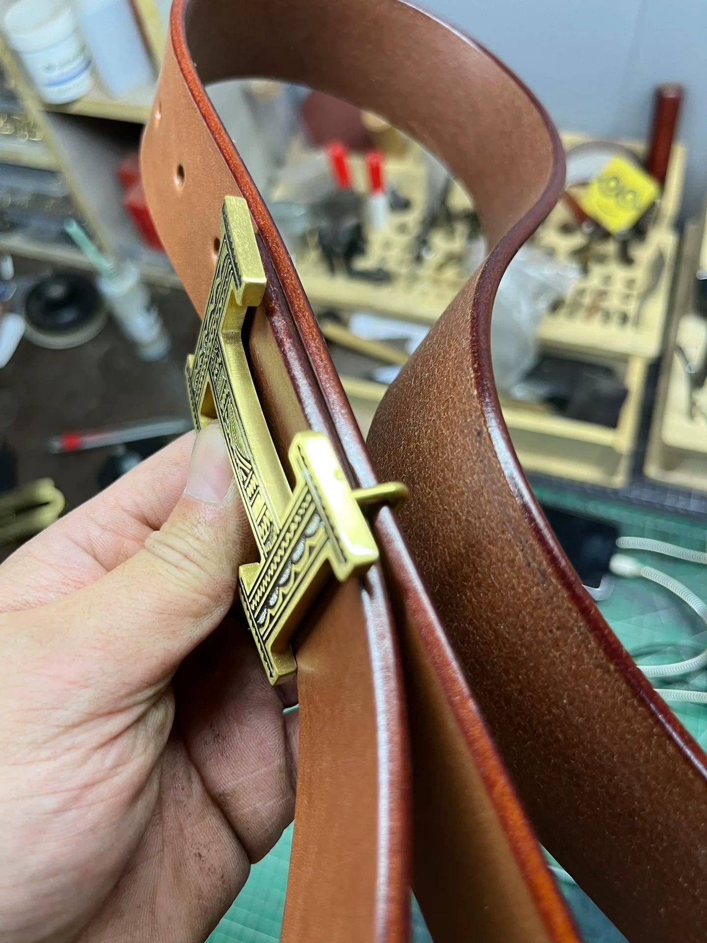 Handmade belt made of Italian Tuscan vegetable-tanned first-grain c…