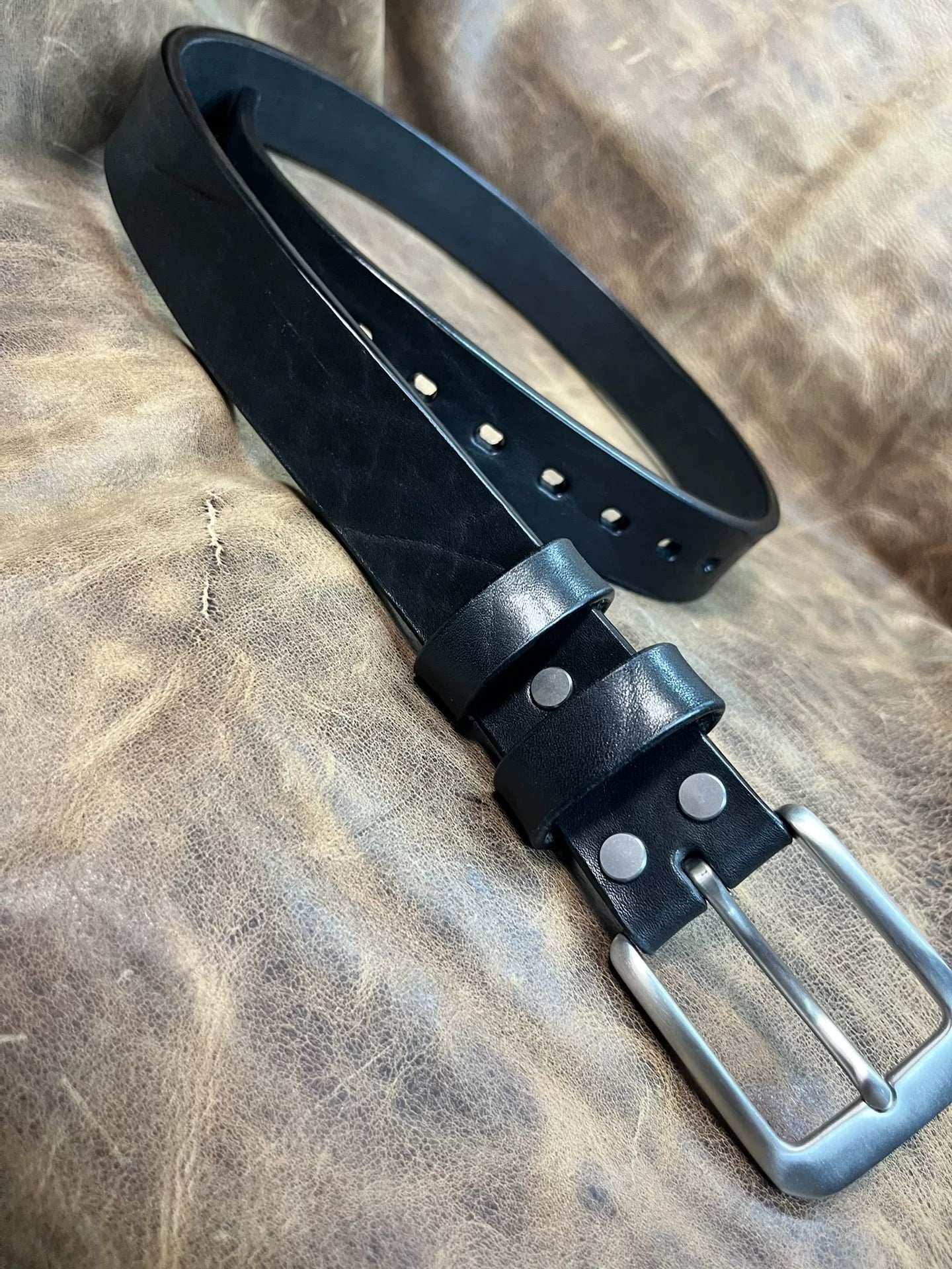 5.5–6mm thick North American black dyed bison leather first layer c…