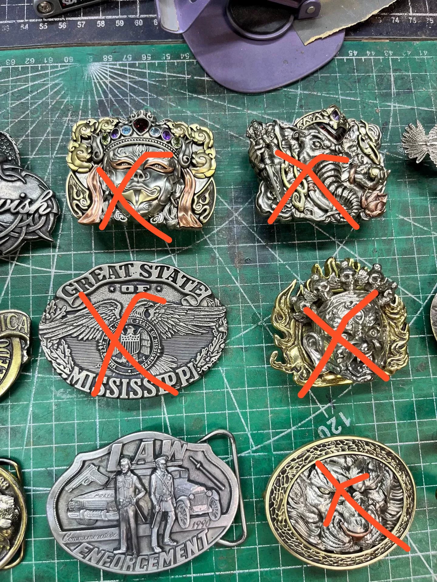 Plate buckle