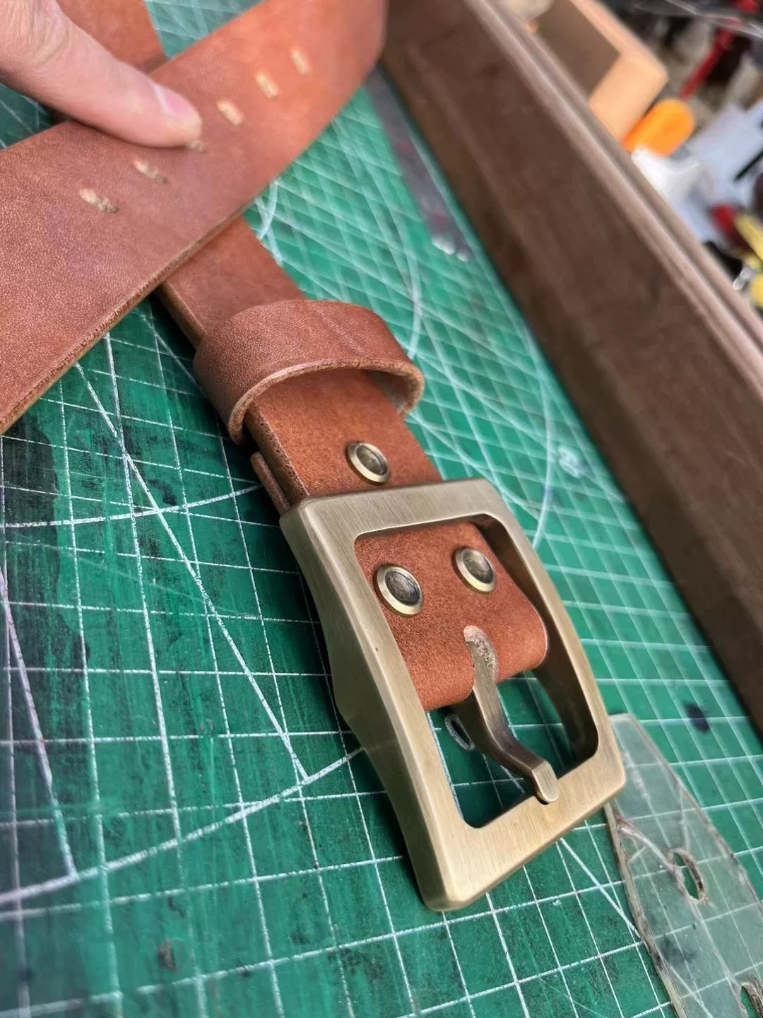 The front back is made of 5.5mm thick brown – caramel color JF – jf…