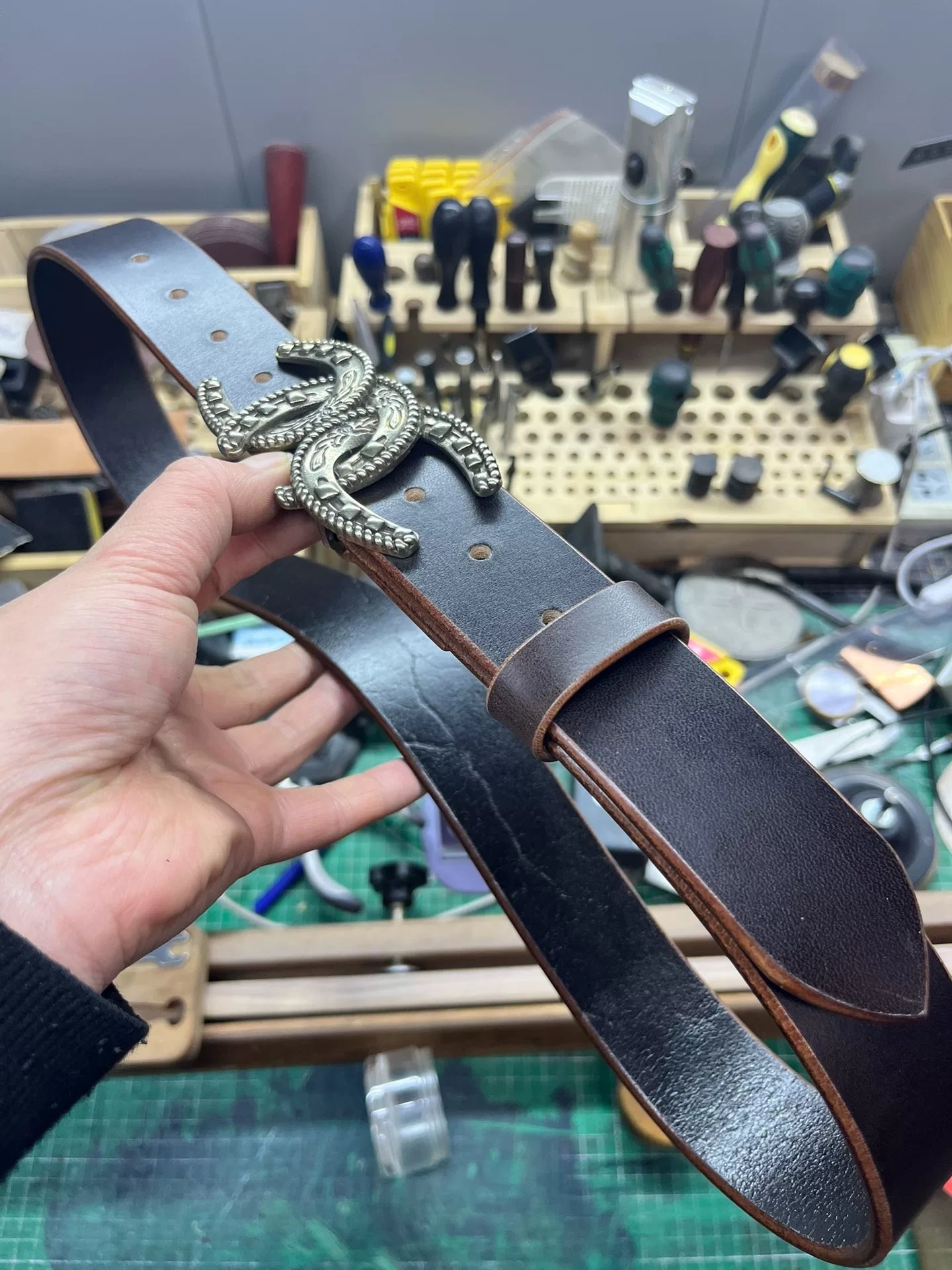 White copper three horseshoe buckle handmade belt
