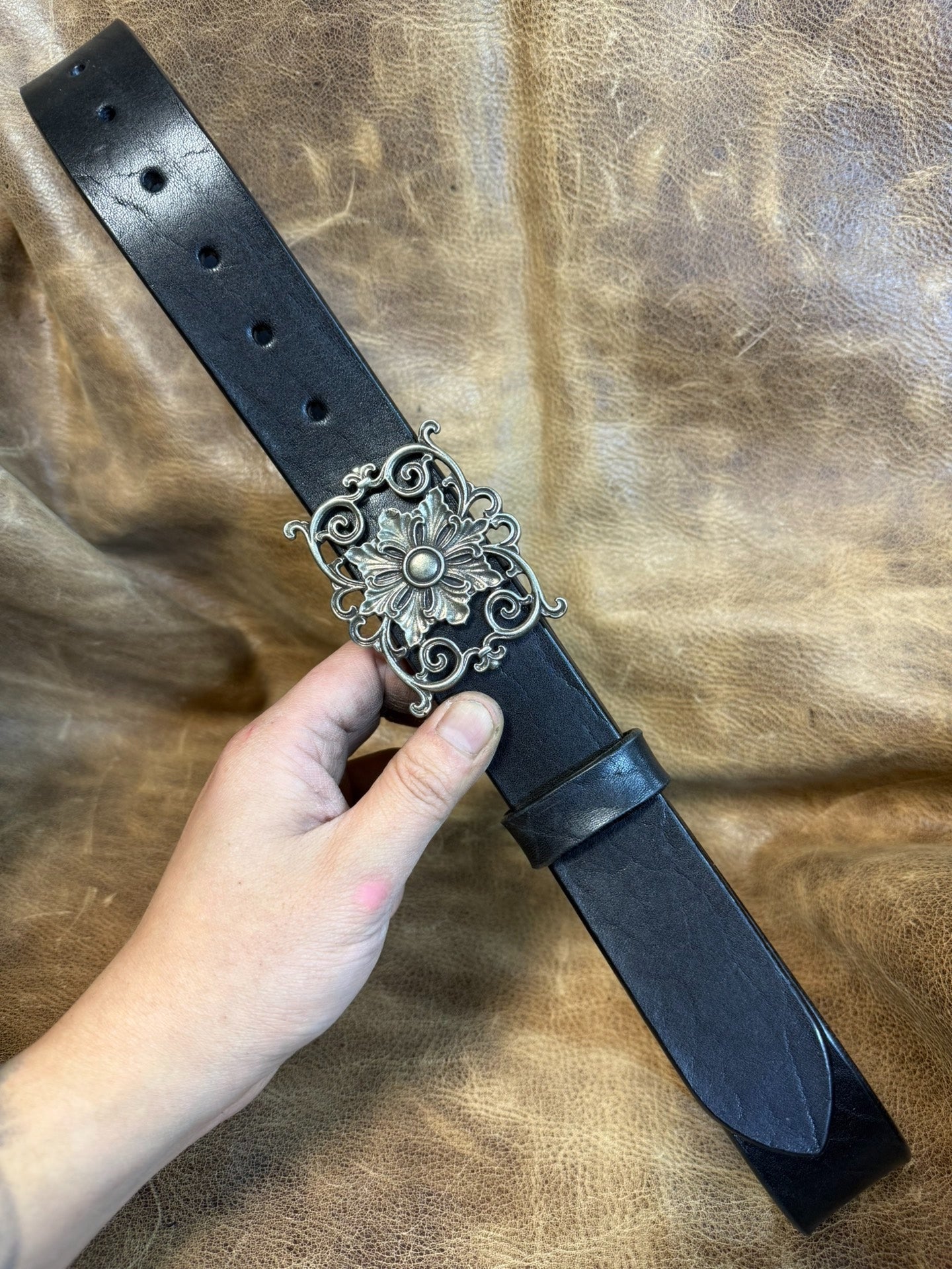 5mm thick North American black through-dyed bison leather first lay…