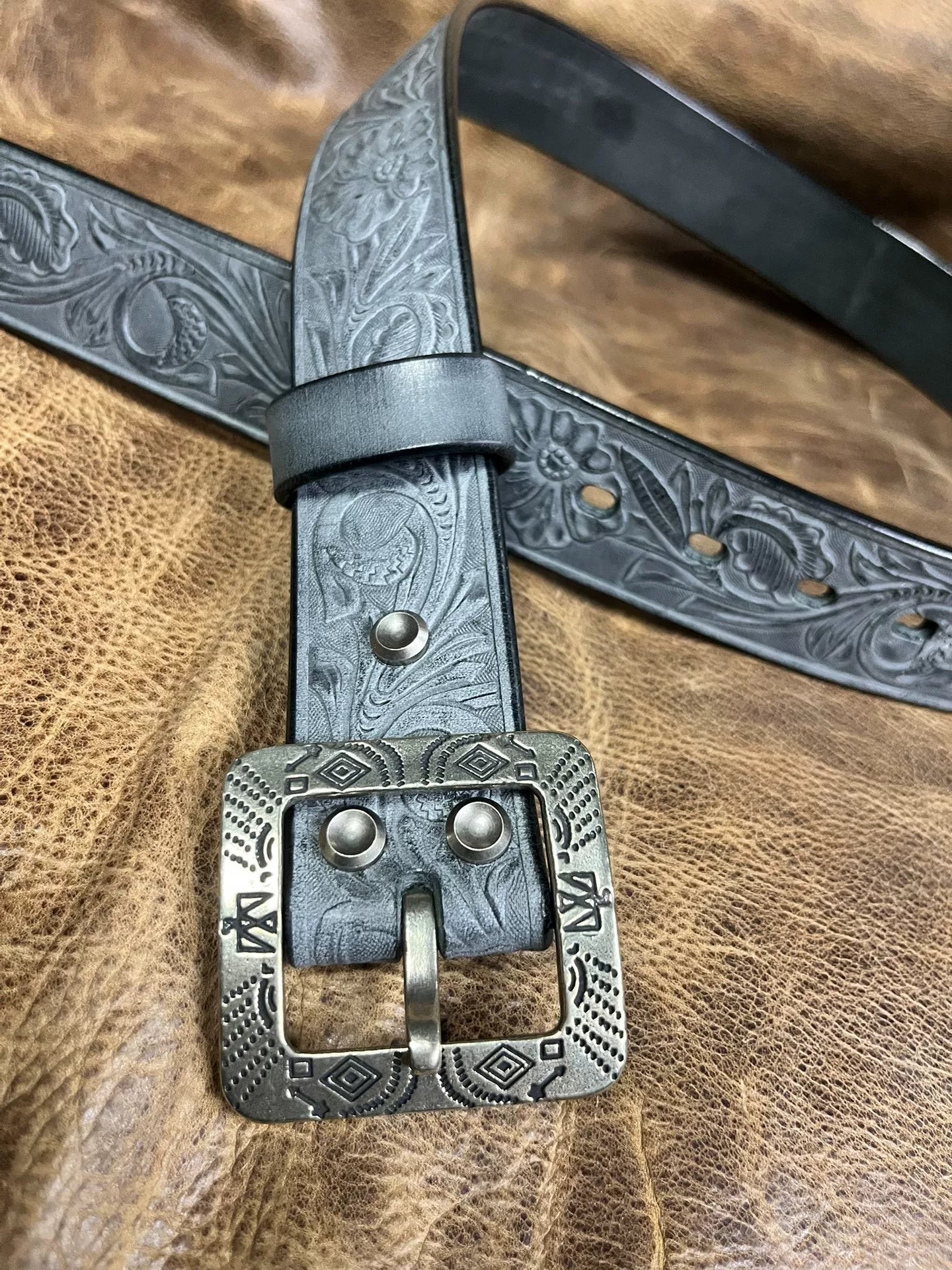 Customized Italian horse-rein carved handmade belt