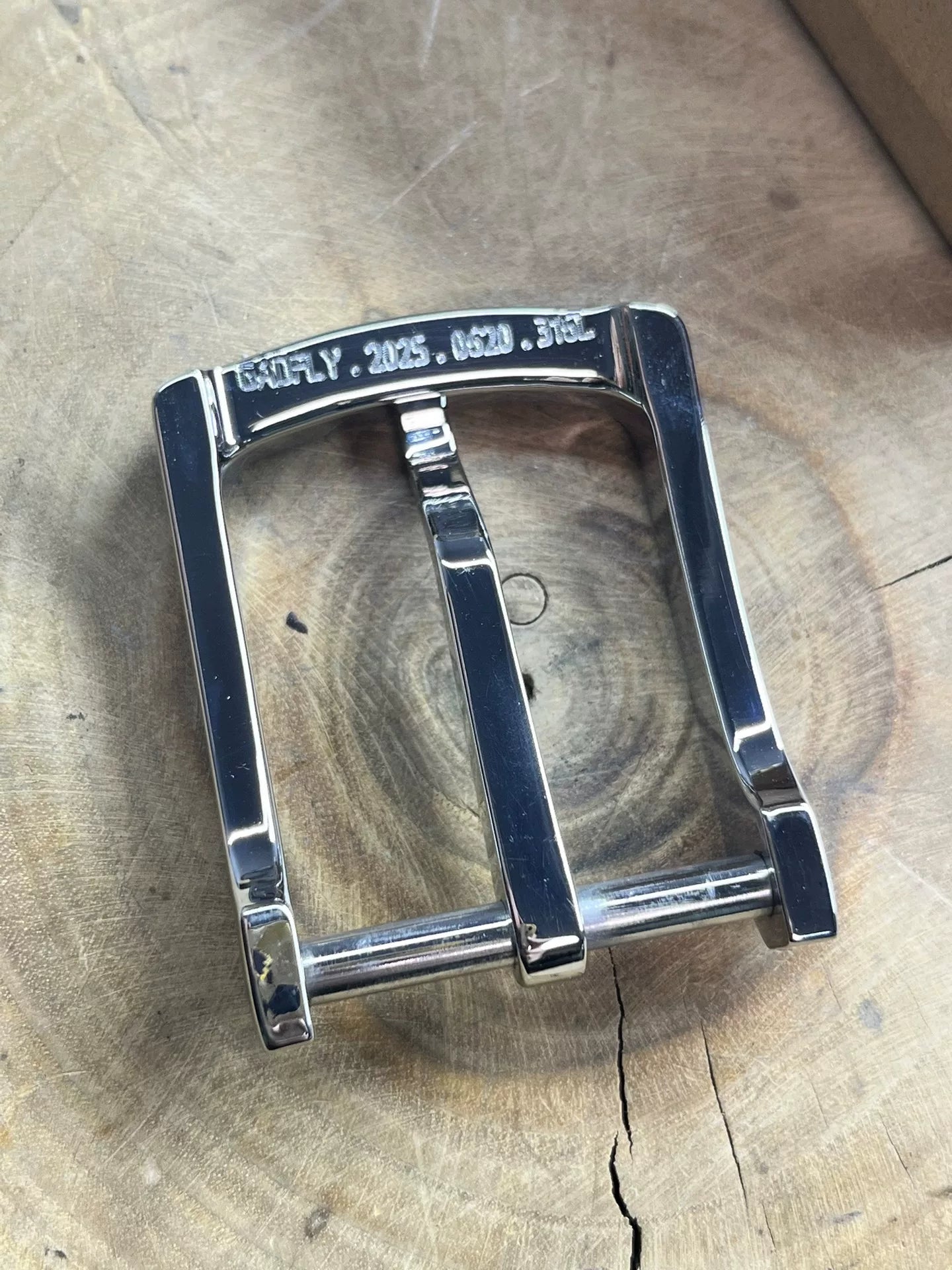 Genuine gadfly buckle