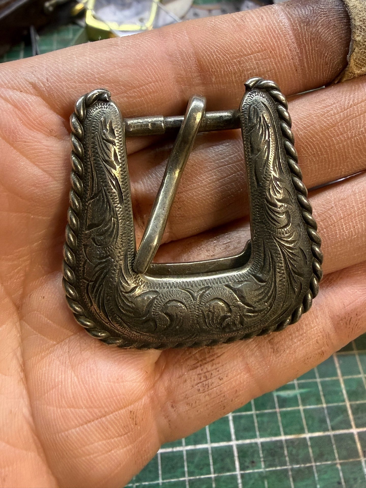 Purely hand-engraved American retro belt buckle