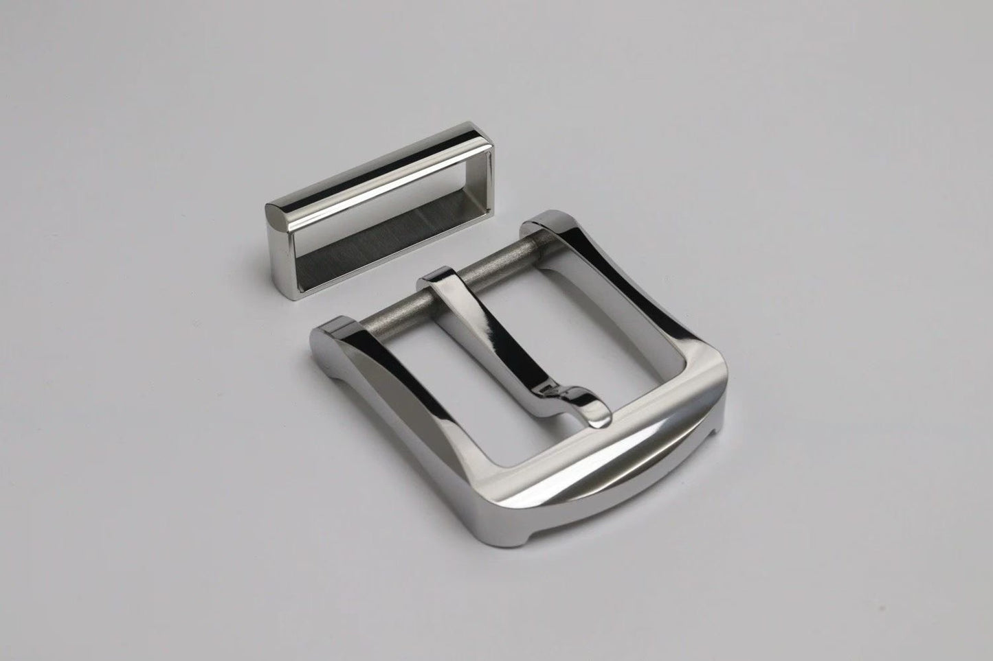 Muchen's new M6 is made of 440c material and has a Rockwell hardnes…